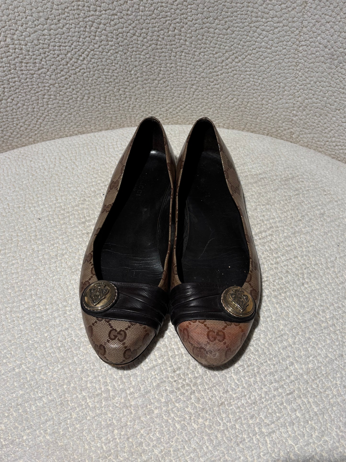 Gucci Ballerina - Beige Monogram canvas & Gold Logo Buckle - EU 39.5