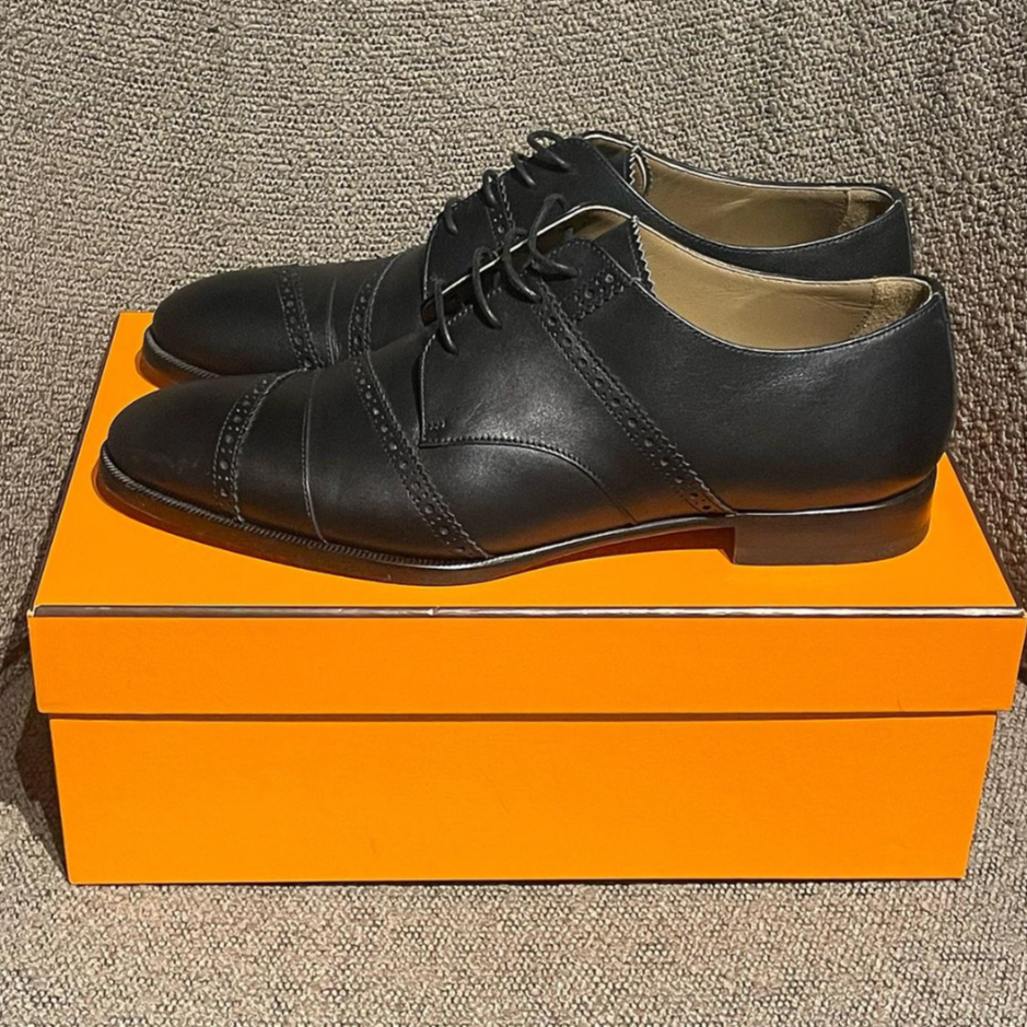 Hermés - Womens business