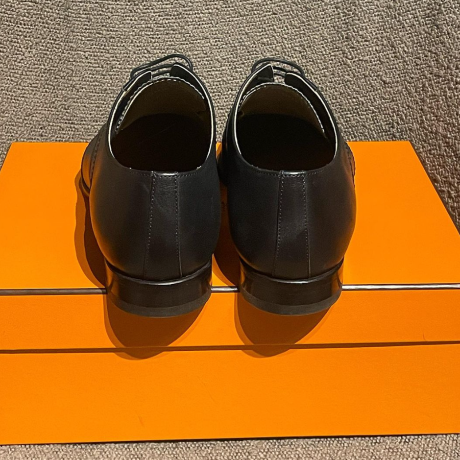 Hermés - Womens business