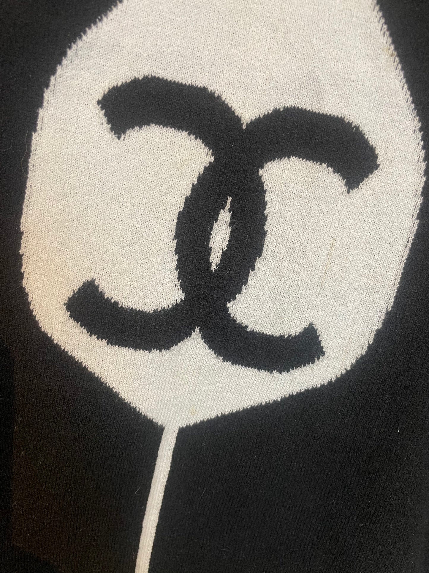 Chanel - Top m. bindebånd på skulder