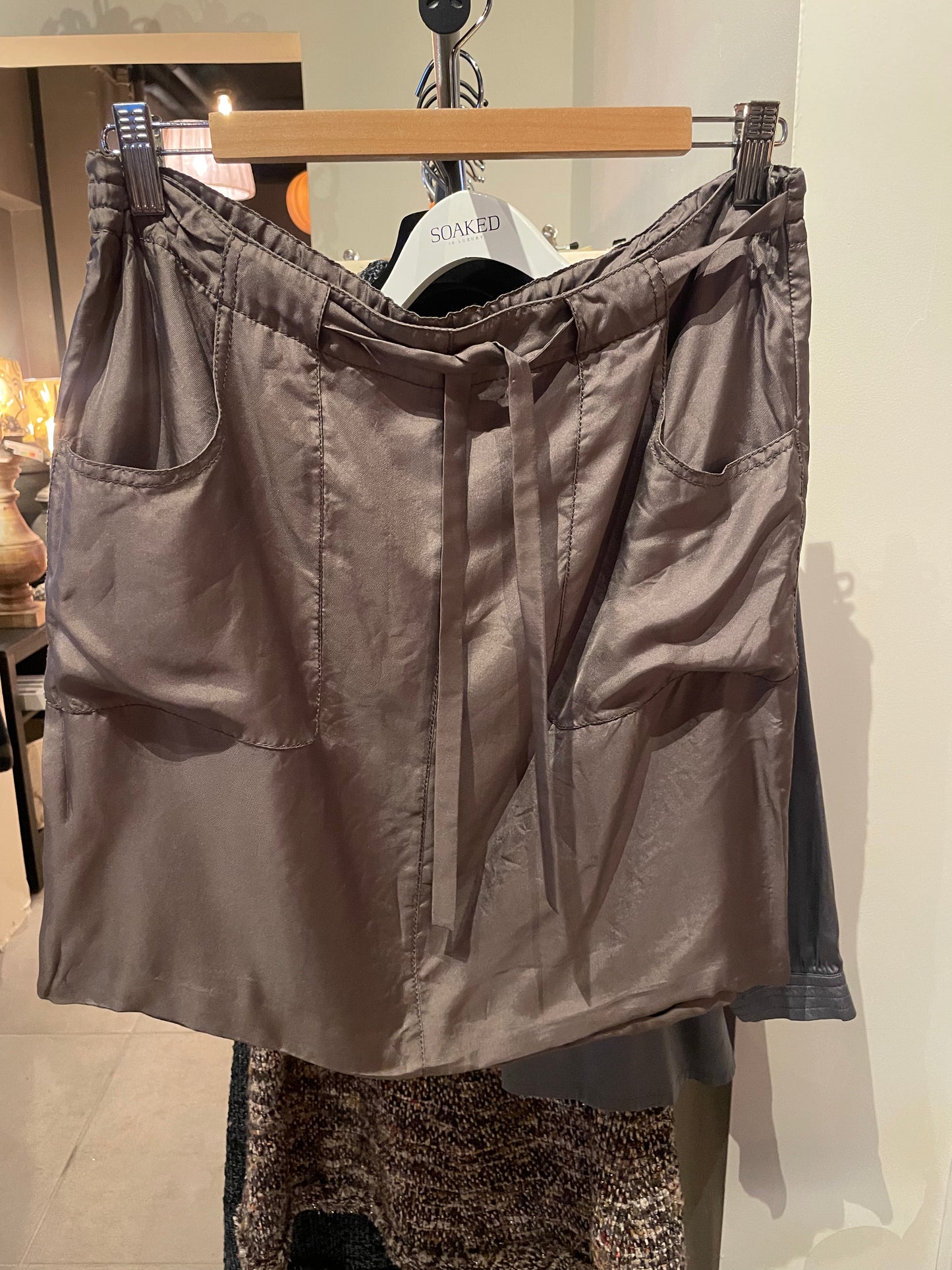 Prada - silke nederdel - Str. M&L