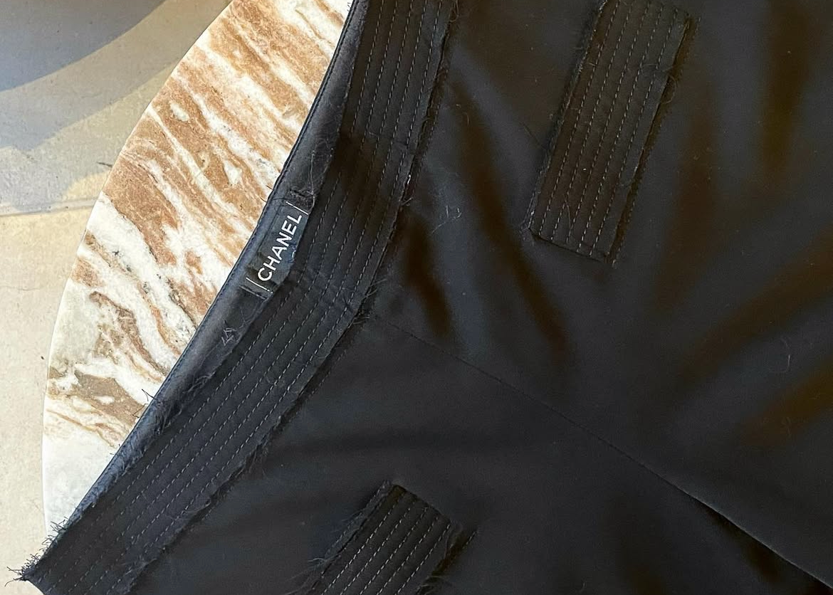 Chanel bukser - sort m. CC logo bag på talje