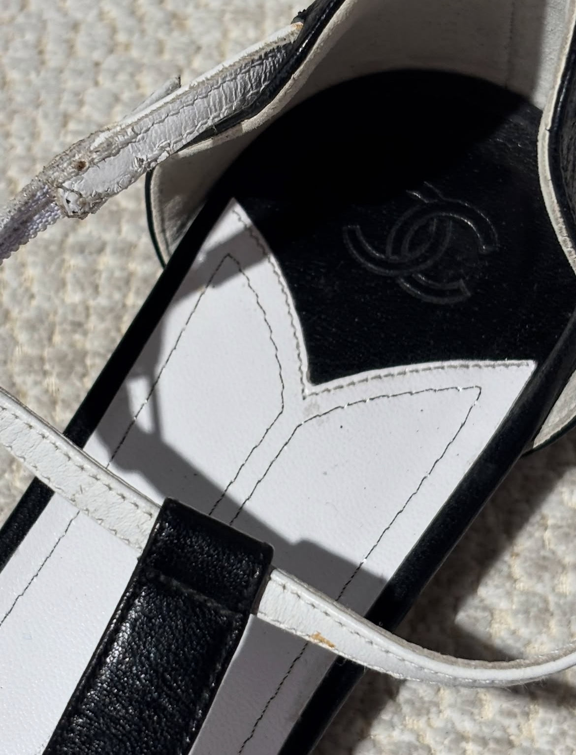 Chanel Sandals – Black & White - CC Logos – EU38