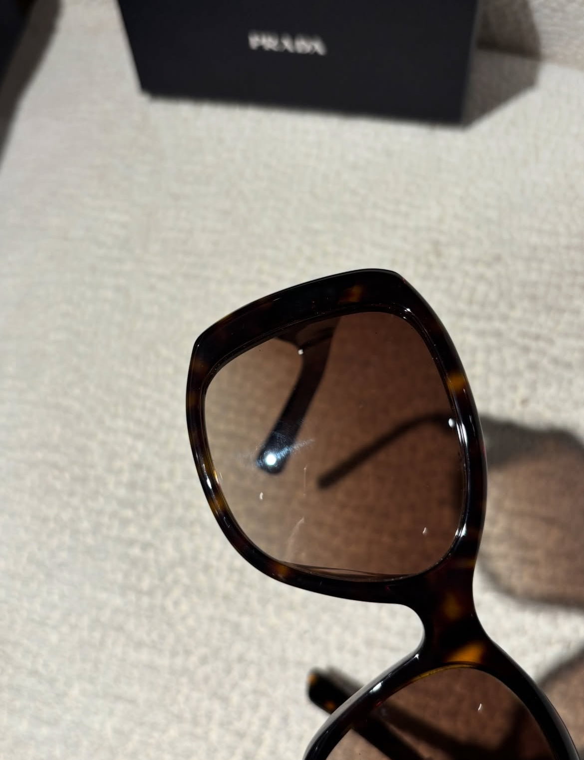 Prada Sunglasses - tortoiseshell frame