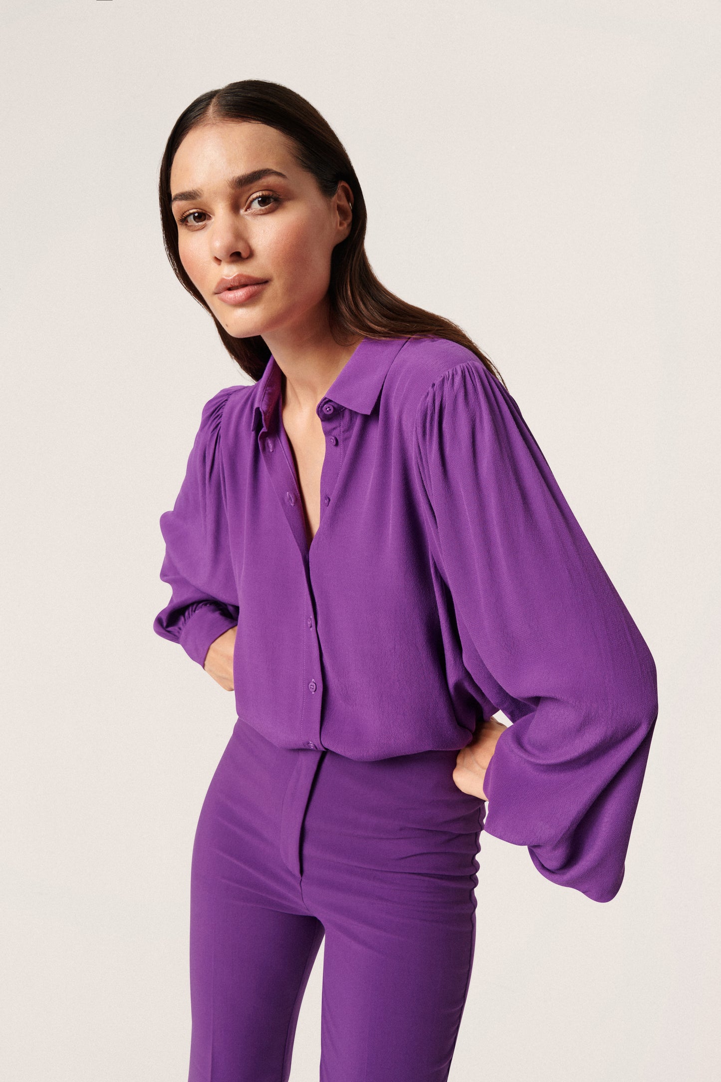 Skjorte Chrishell Solid Shirt - Soaked in Luxury - Amaranth Purple