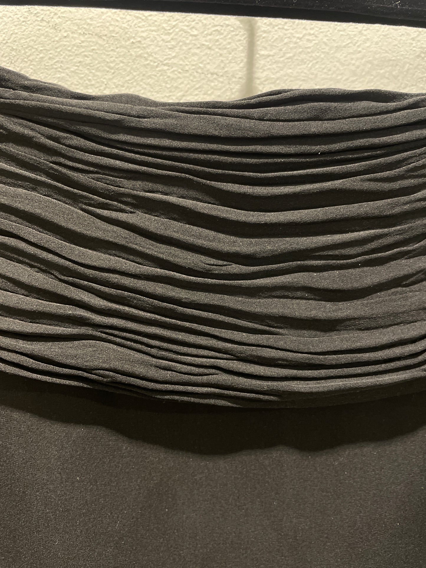 Valentino silk skirt – beautiful details on back - EU40