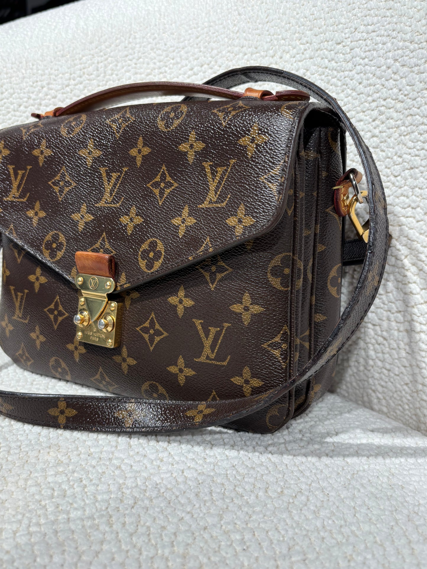 Louis Vuitton Pochette Métis – Brown Iconic Monogram leather