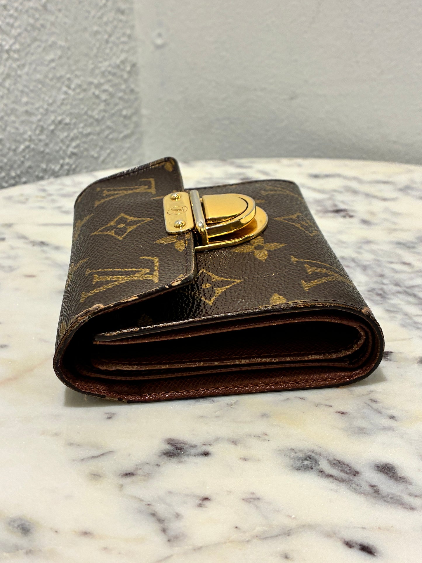 Louis Vuitton Wallet – Brown Leather with Gold Clasp