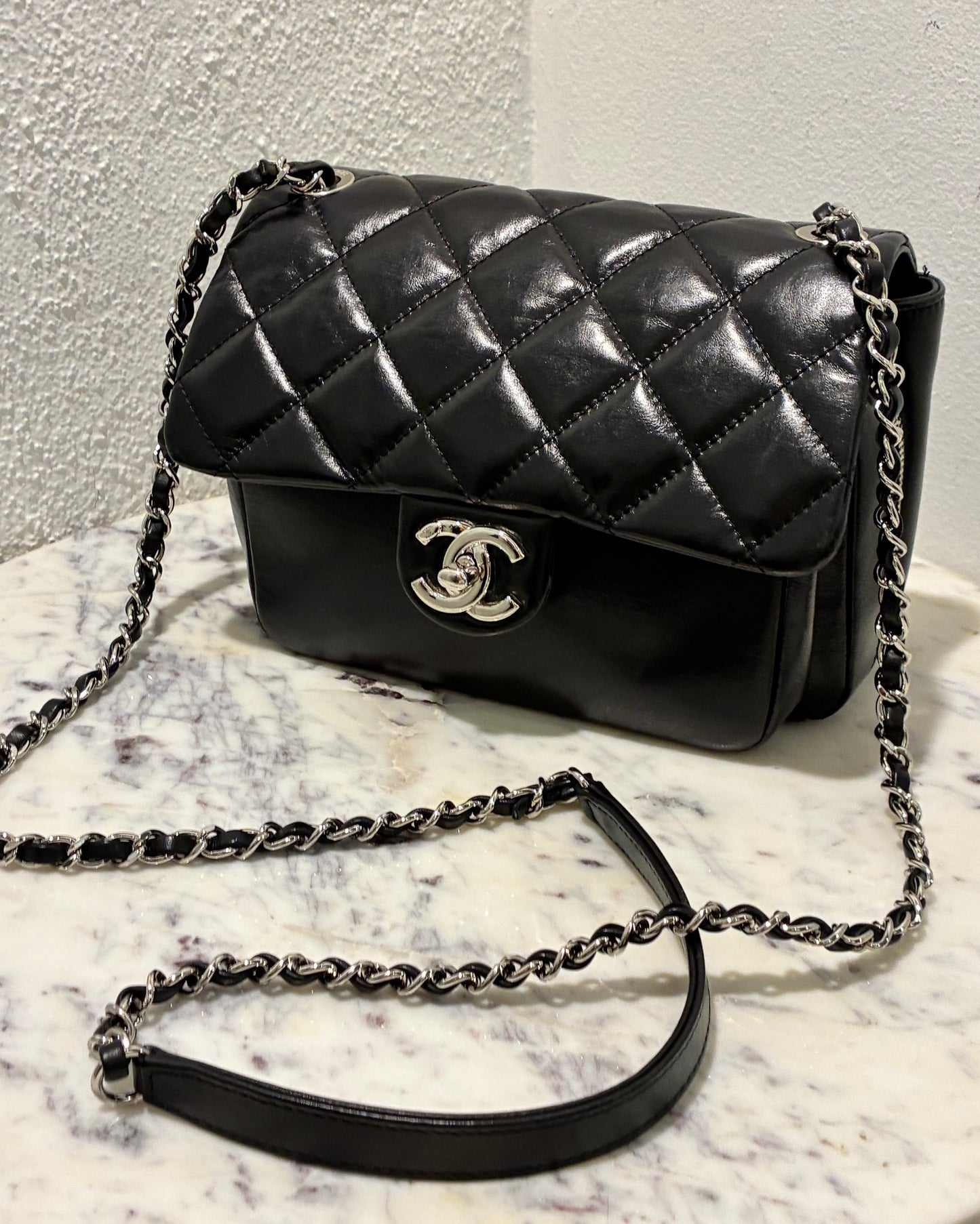 Chanel Zip Around Flap Bag - Black Calfskin & Silver hardware - 2019