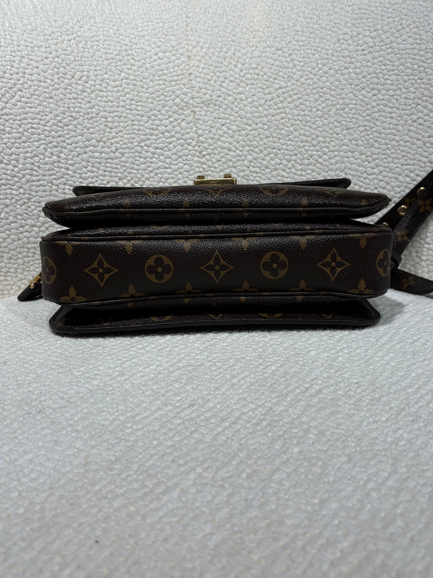 Louis Vuitton Pochette Métis – Brown Iconic Monogram leather