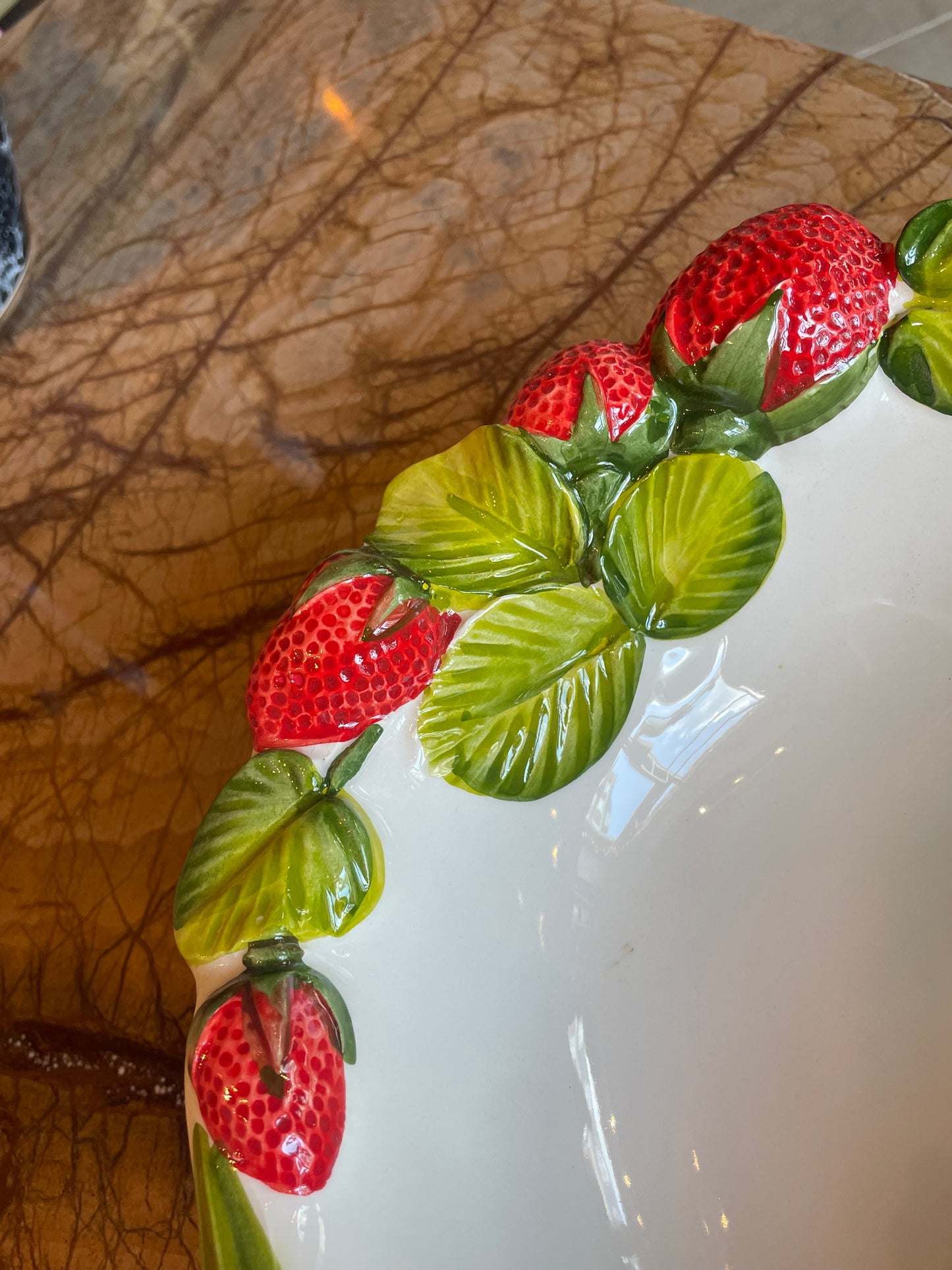 Stor skål med jordbær - Italiensk porcelæn
