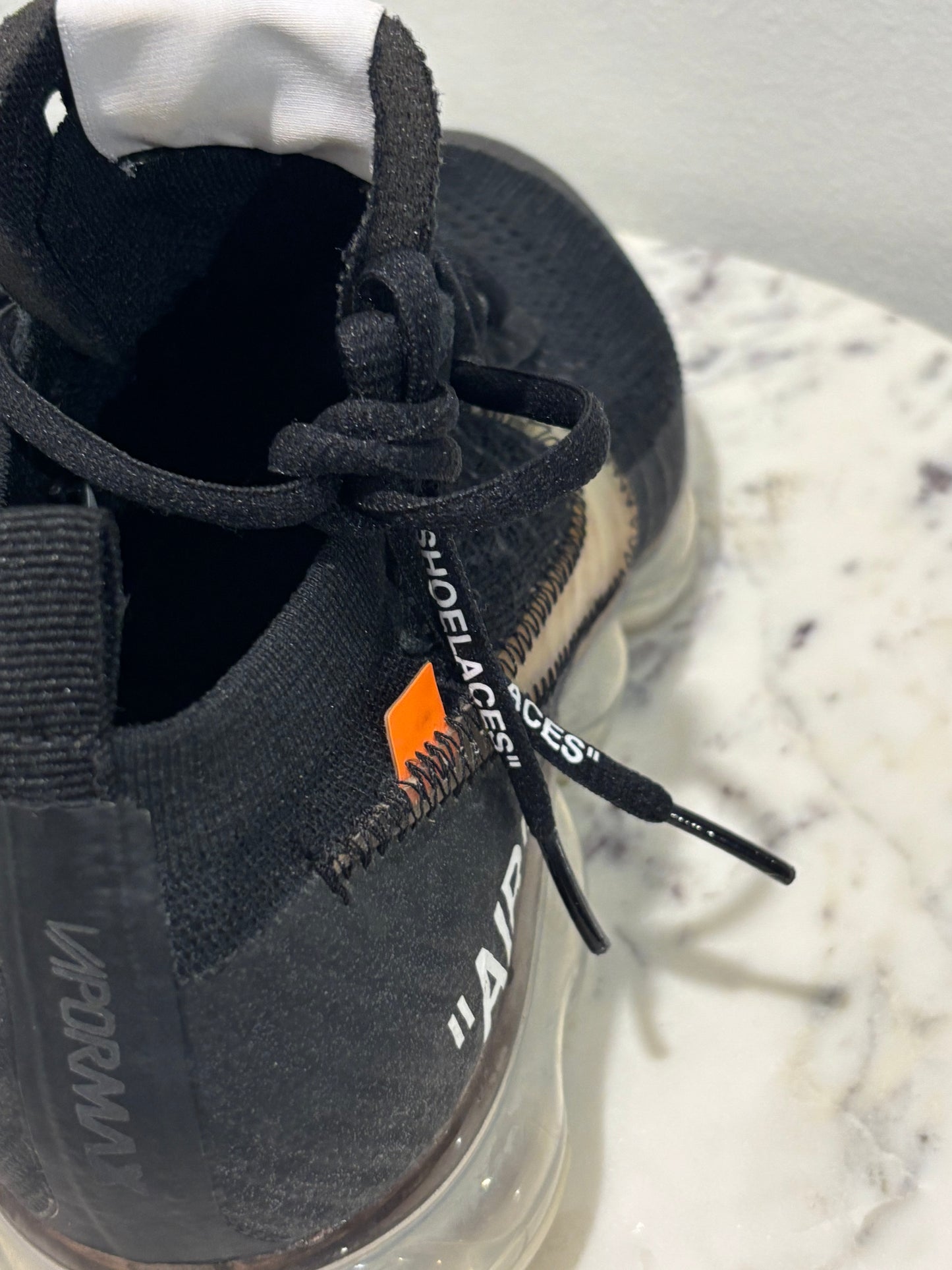 Nike Air VaporMax x Off-White Black - EU40 - Medinas Wardrobe