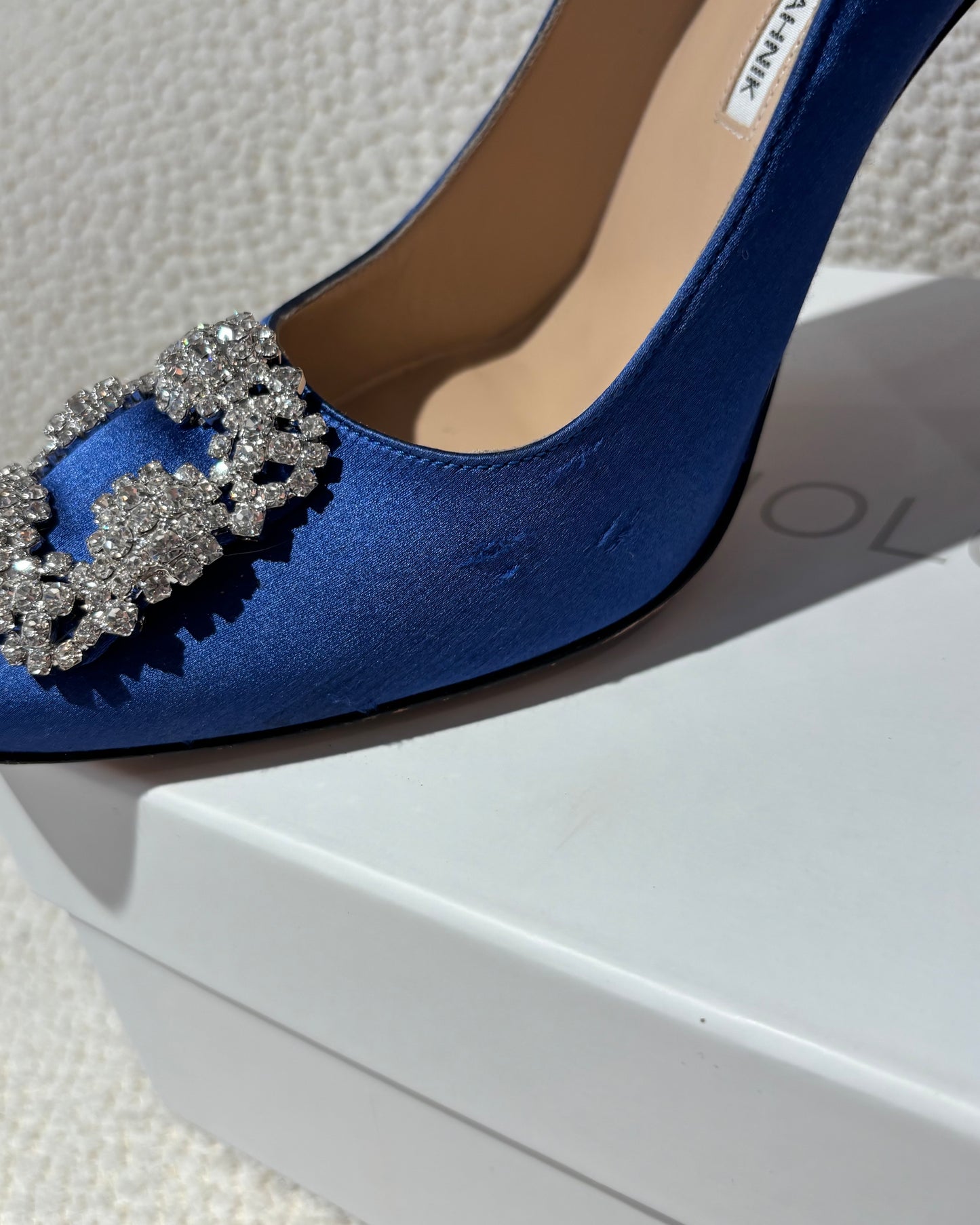 Manolo Blahnik Heels - Hangisi Pumps in Blue Satin - EU 41