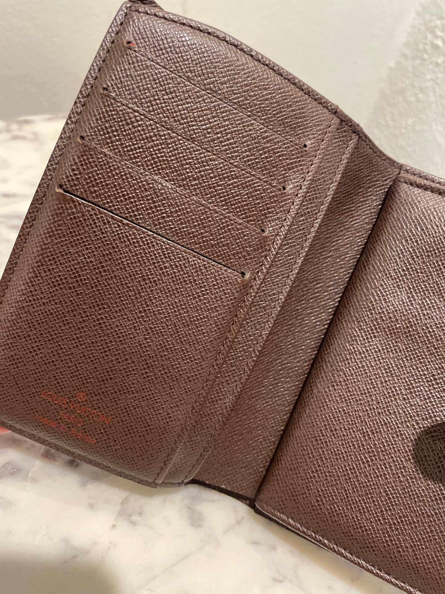 Louis Vuitton French Wallet – Timeless leather wallet in Damier Ebene canvas