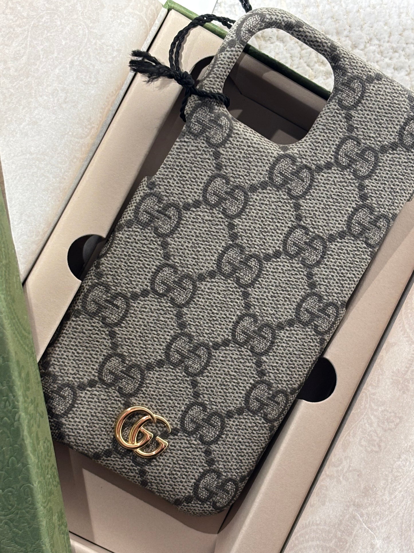 Gucci Cover - Monogram - iPhone 15