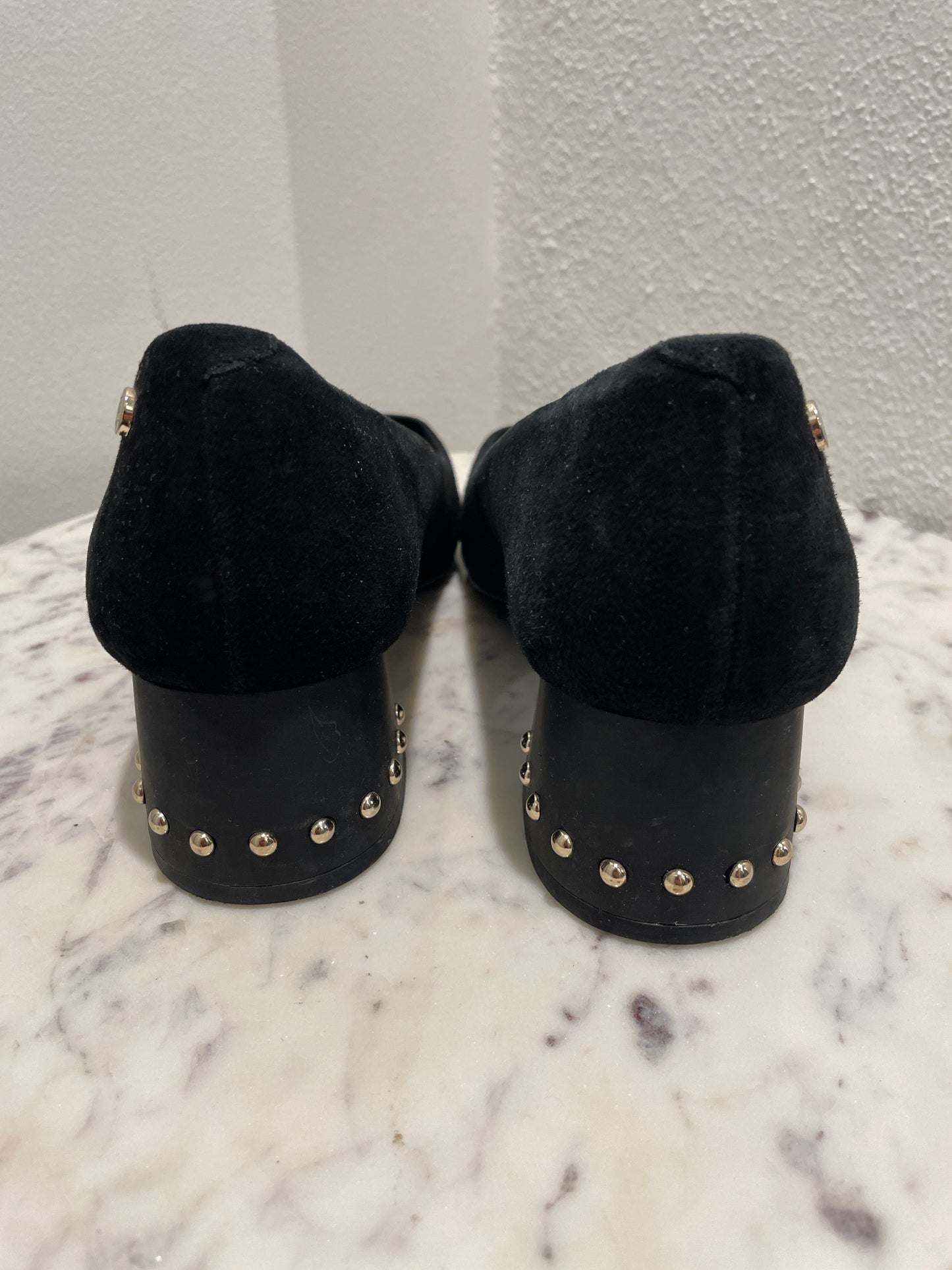 Tommy Hilfiger Round Stud Suede Block Heel Pumps – Black - 40