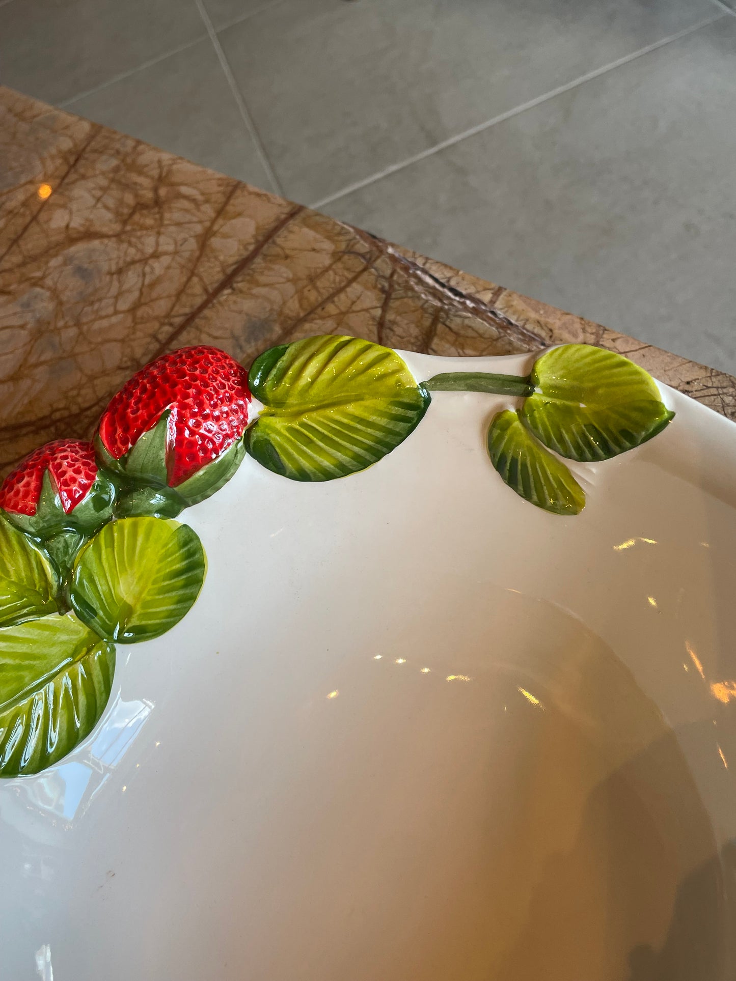 Stor skål med jordbær - Italiensk porcelæn
