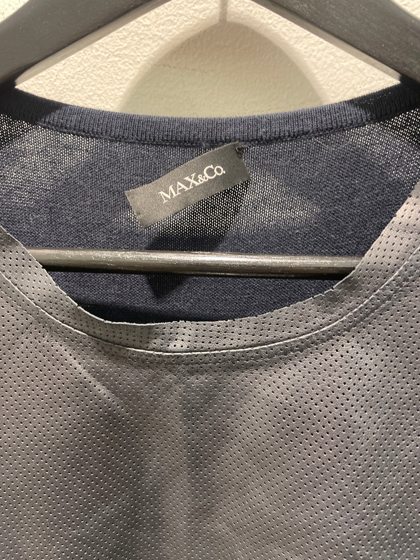 MAX&Co. — Navy Sleeveless Midi Dress in Faux-Leather and Knit - M