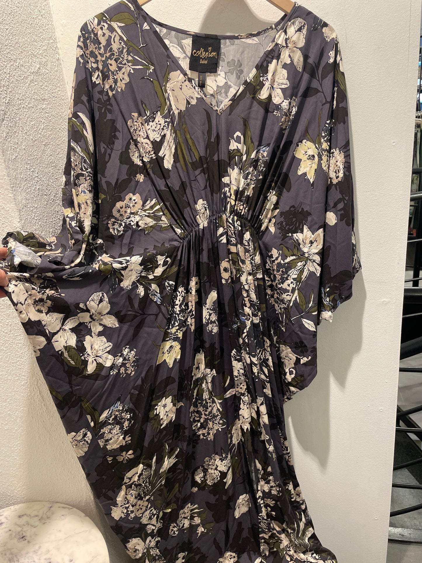 Collexion Dubai dress – Long patterned dress with batwing sleeves - One size