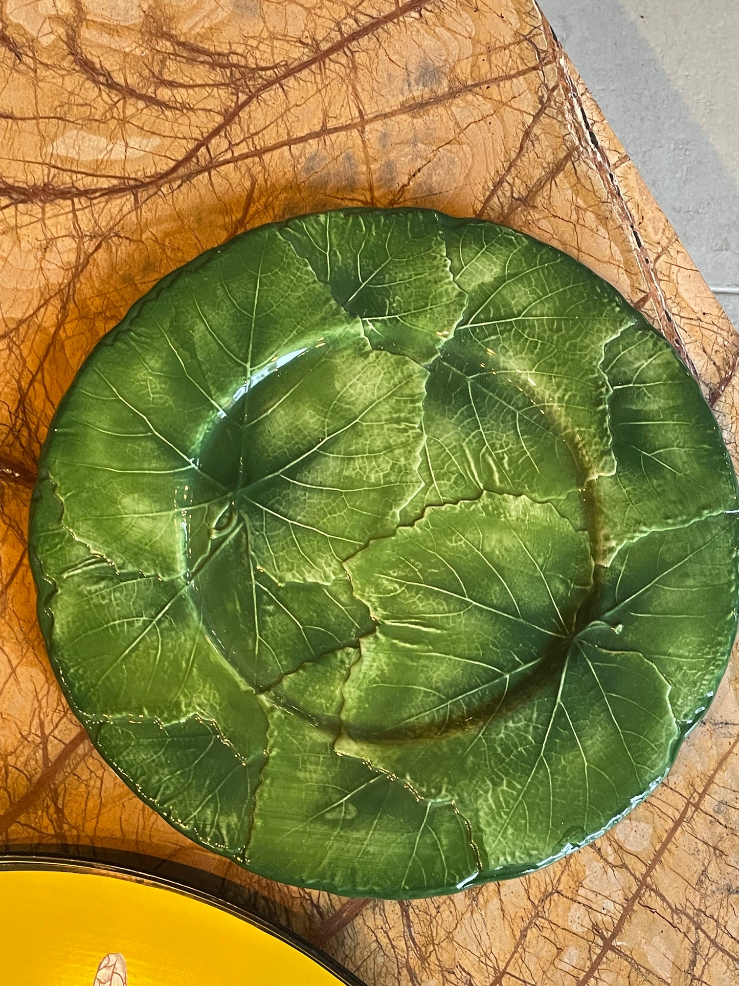 Dækketallerken / Fad af vinblade - Italiensk porcelæn