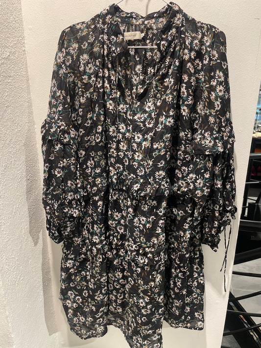 Munthe - Flowered Dress - oversized - S-L - Medinas Wardrobe