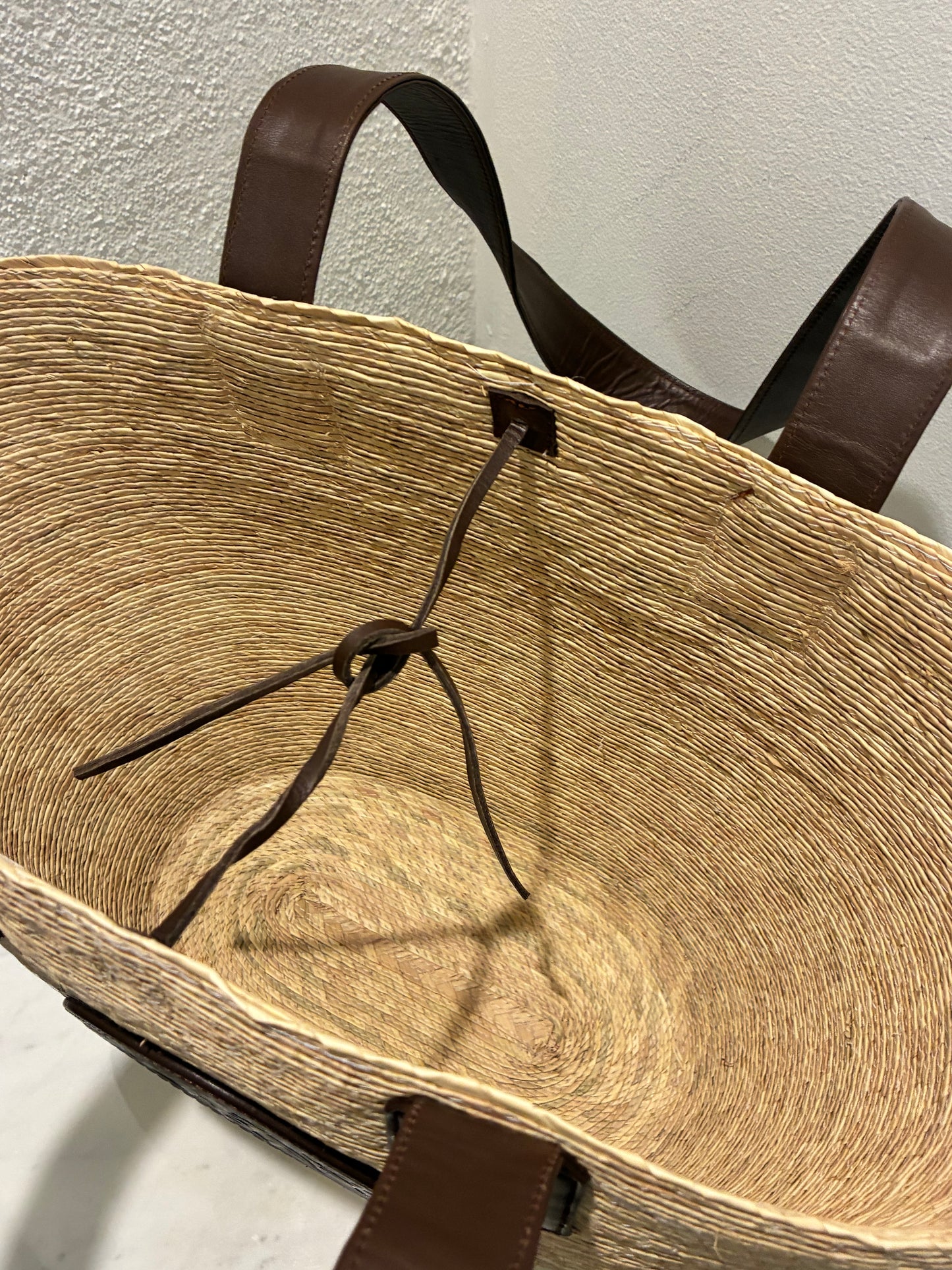 Altuzarra Raffia Tote – Raffia with Brown Logo Text