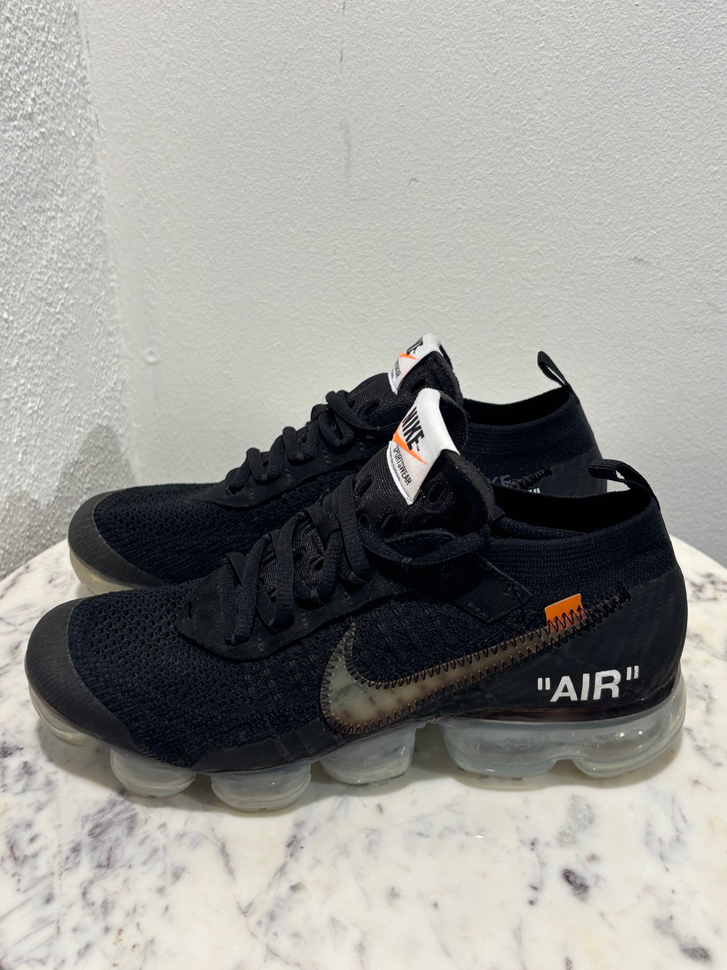 Nike Air VaporMax x Off-White Black - EU40 - Medinas Wardrobe