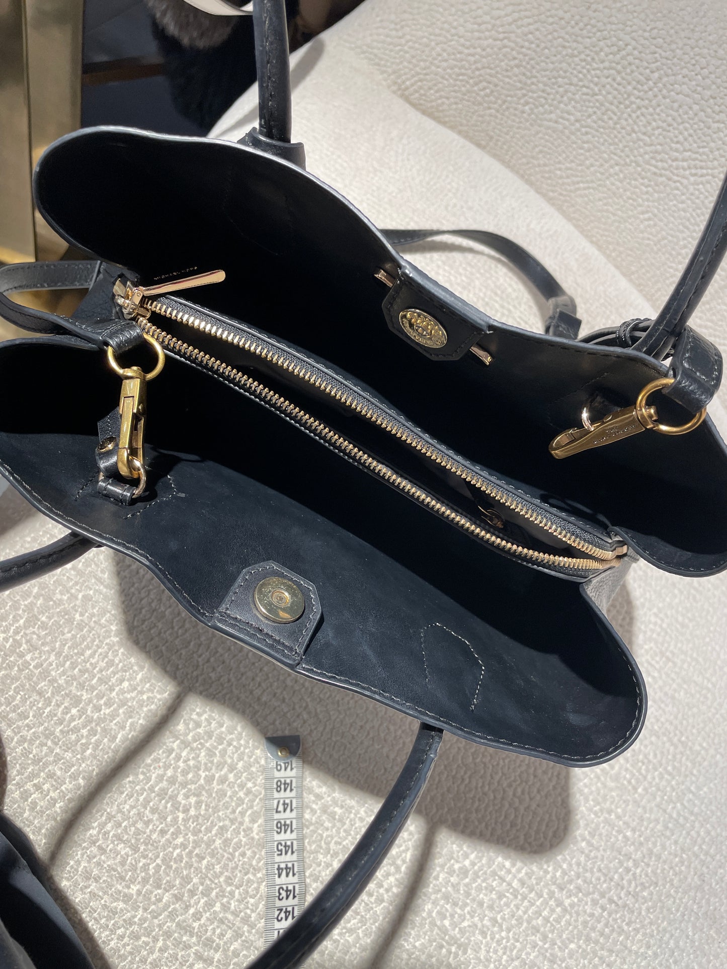 Michael Kors - black & gold - 30 cm x 26 cm.
