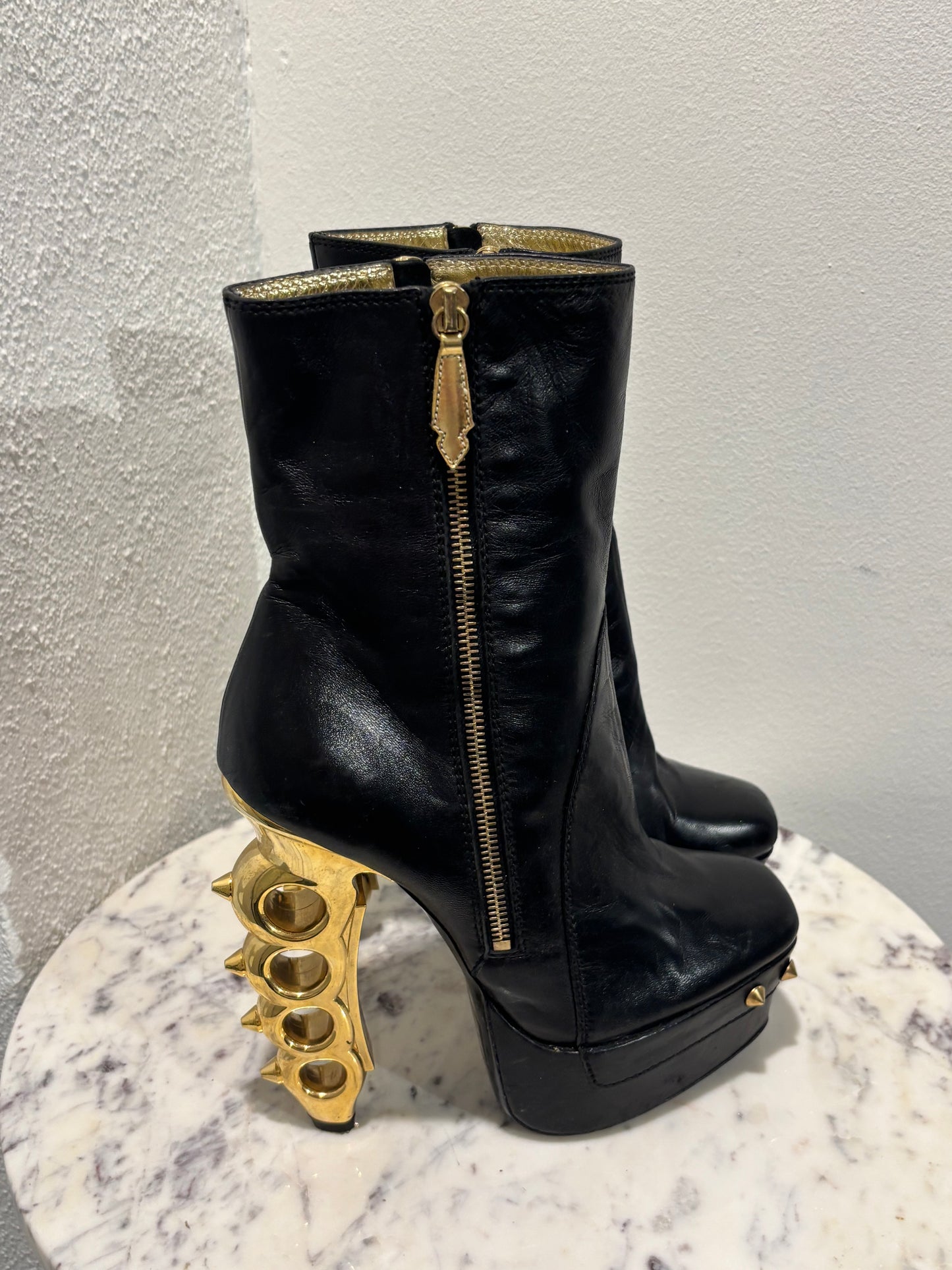 DSQUARED - Brass knuckle boots - 39 - Medinas Wardrobe