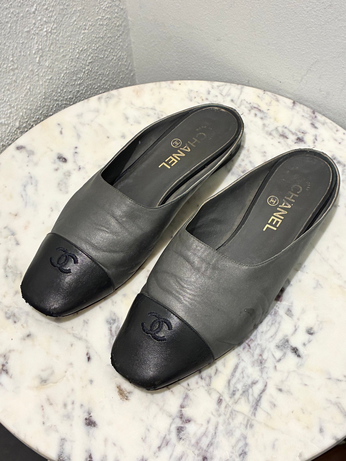 Chanel Mules – EU 39,5 C - Medinas Wardrobe