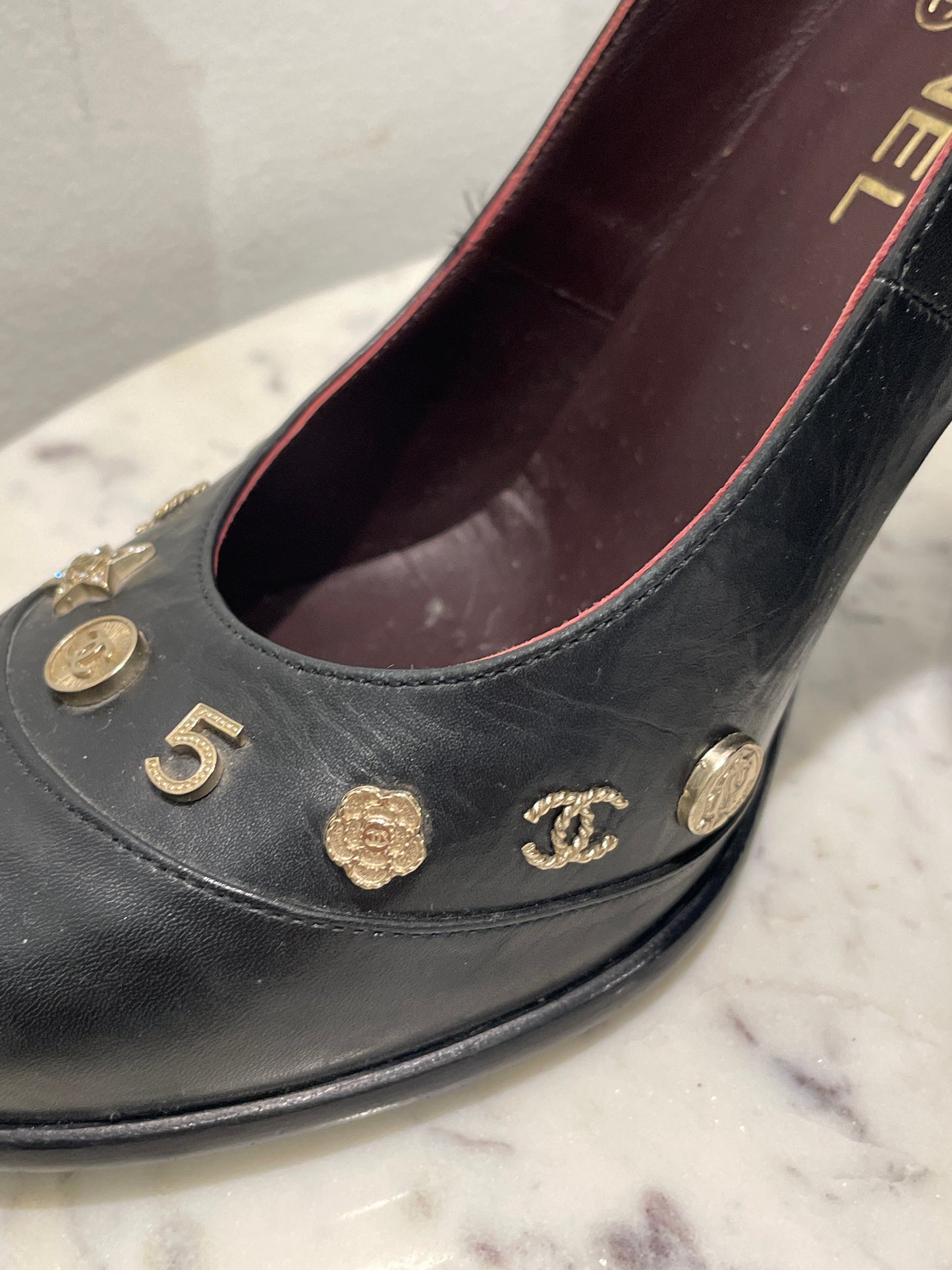 Chanel Heels – Rare in Black Leather & Gold Medallion Symbols - EU 40C