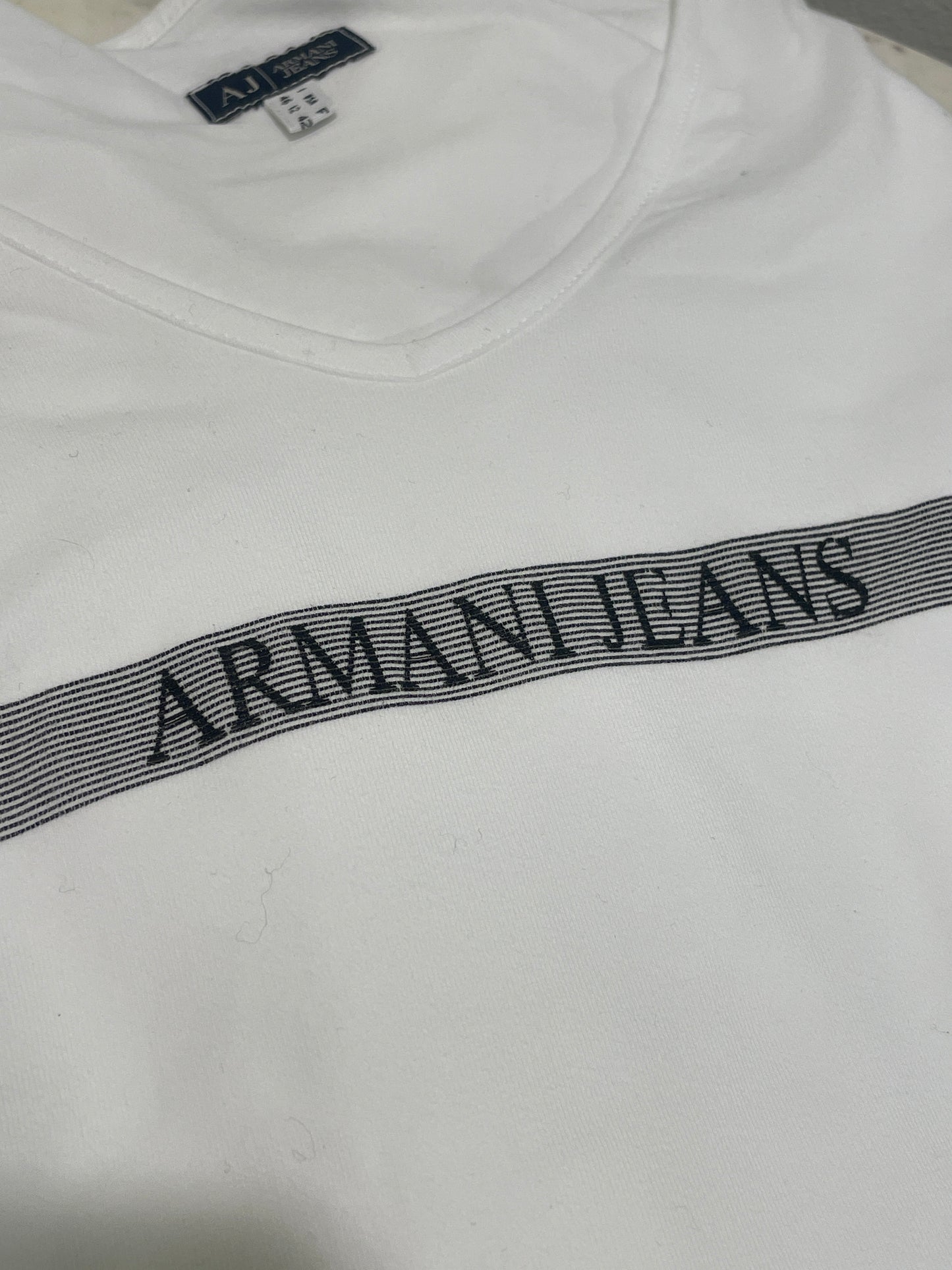 Armani Jeans – Graphic V-Neck Top with 3/4 Sleeves - M/L