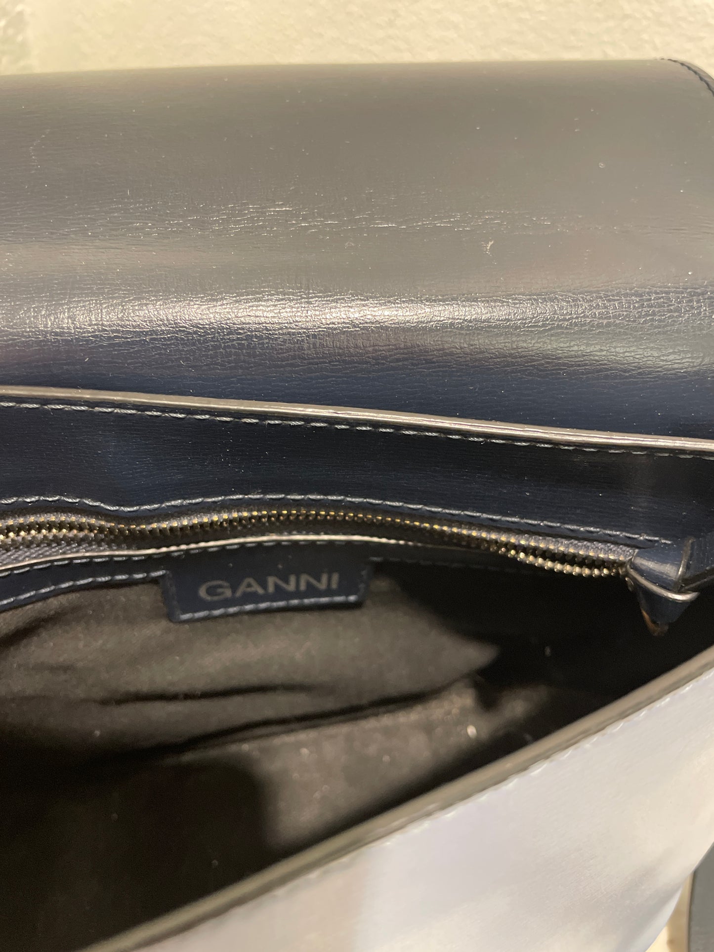 Ganni Banner Two-Tone Saddle Shoulder Bag - Navy / light blue