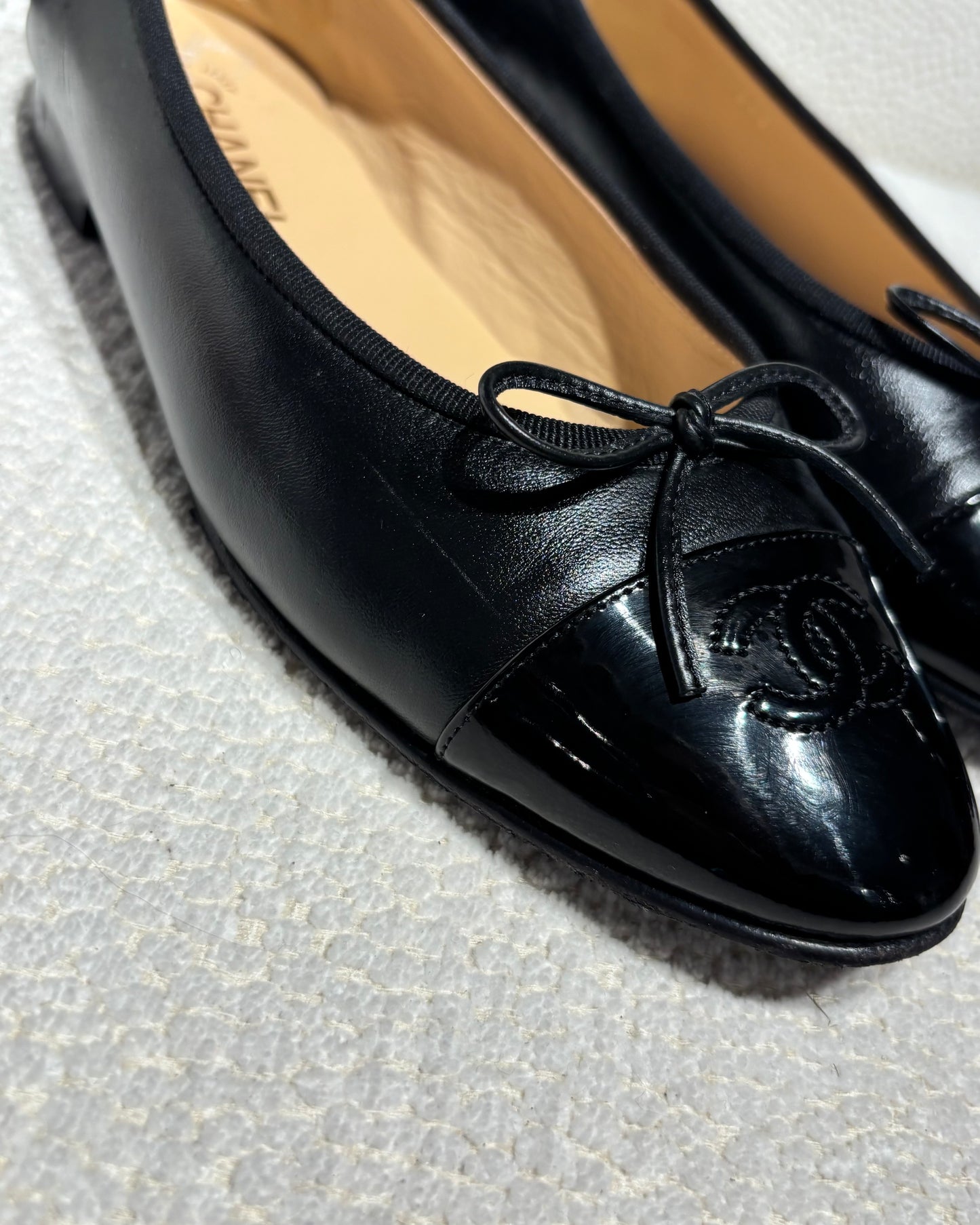 Chanel ballerinas - Black lambskin & patent leather - EU 39,5 - 2025 Collection