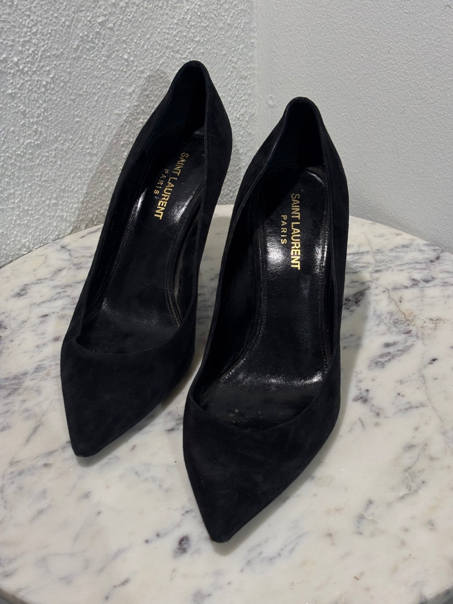 Saint Laurent - Anja pump - Black suede - 38,5 - Medinas Wardrobe