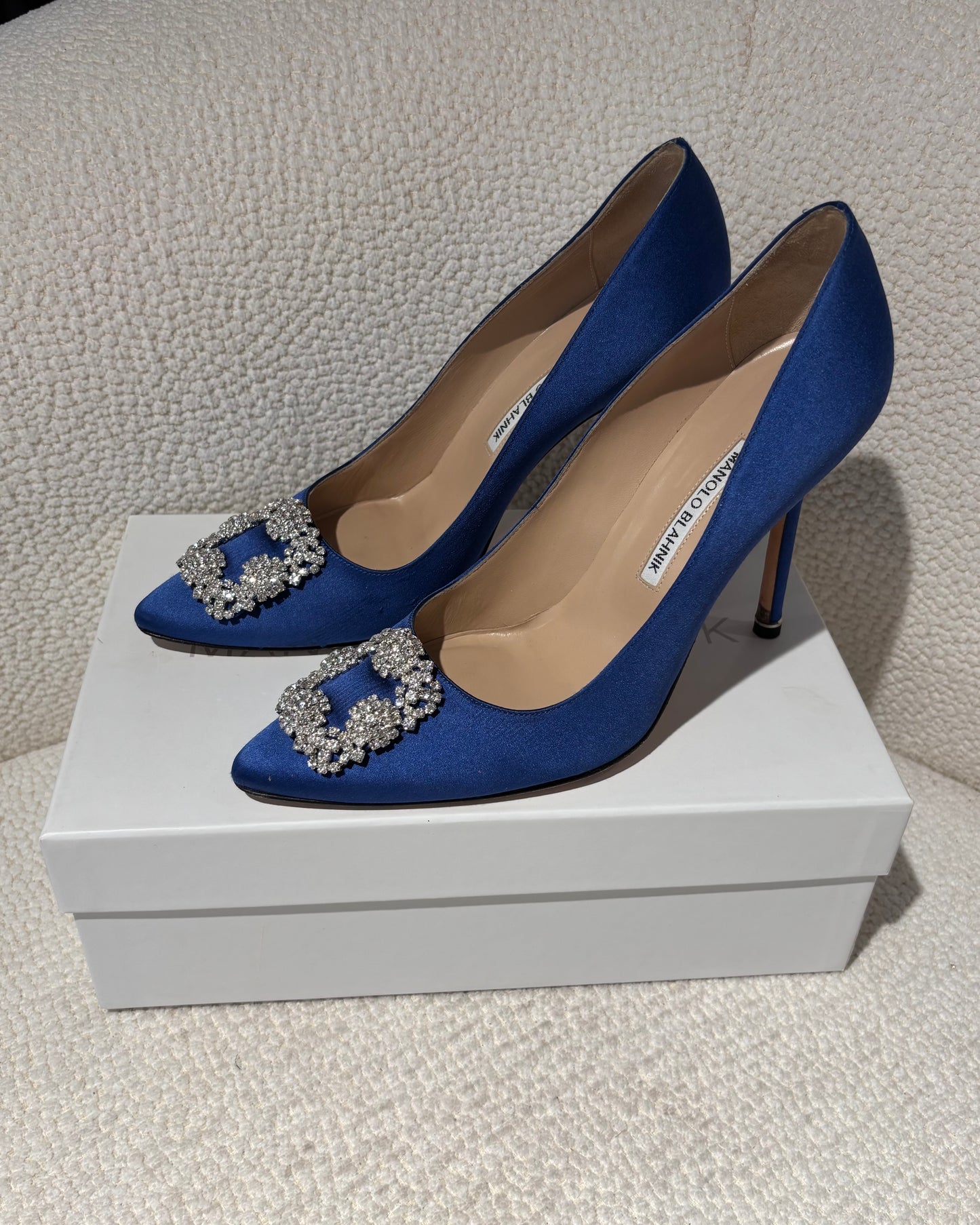 Manolo Blahnik Heels - Hangisi Pumps in Blue Satin - EU 41