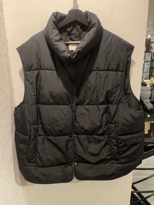 H&M - Thermal Vest - Black - Medinas Wardrobe - XL