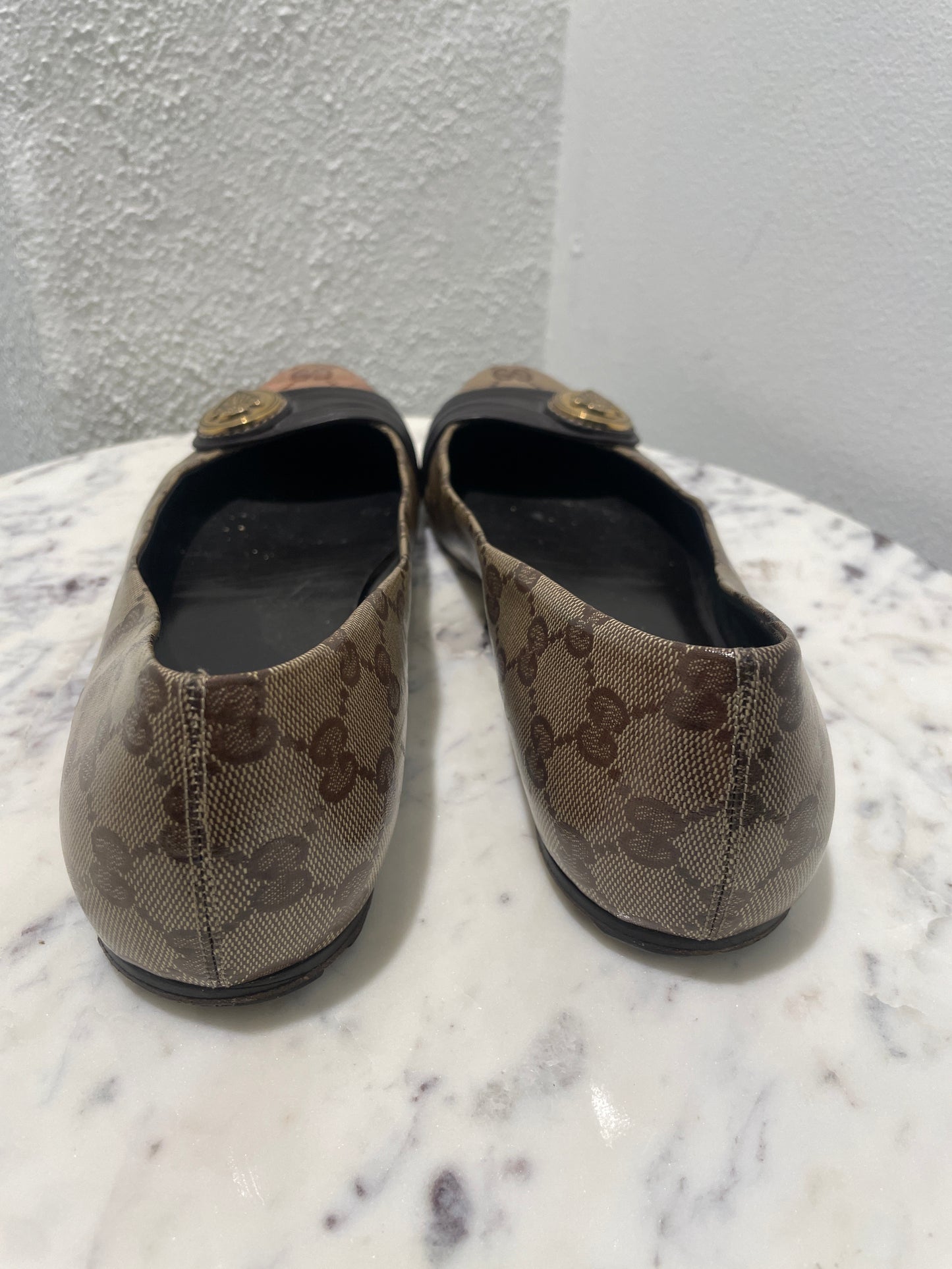 Gucci GG Supreme Canvas Ballet Flats With Crest Detail - 39,5
