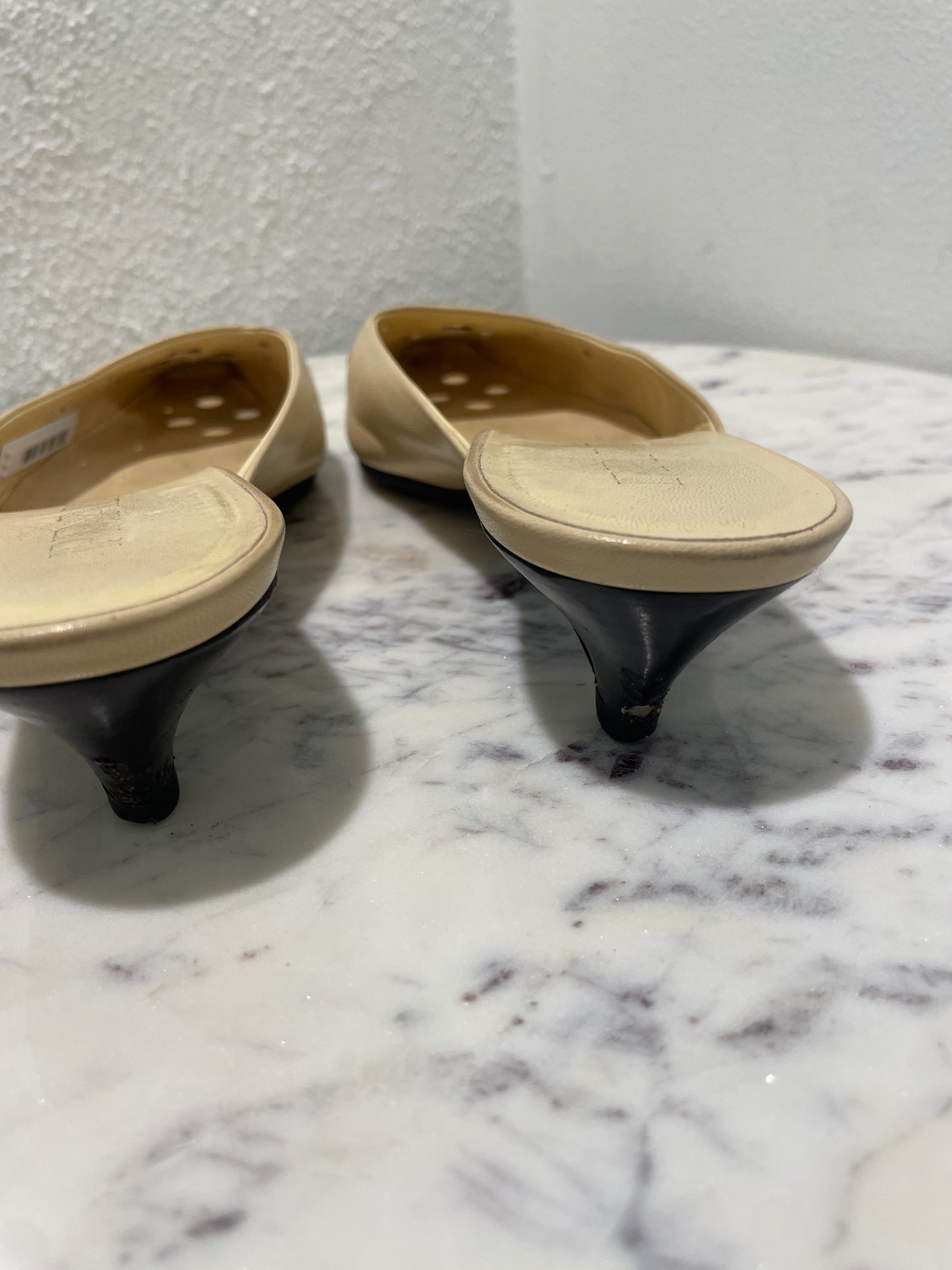 Vintage Prada Beige Leather Pointed-Toe Grommet Mules Kitten Heels  – 38