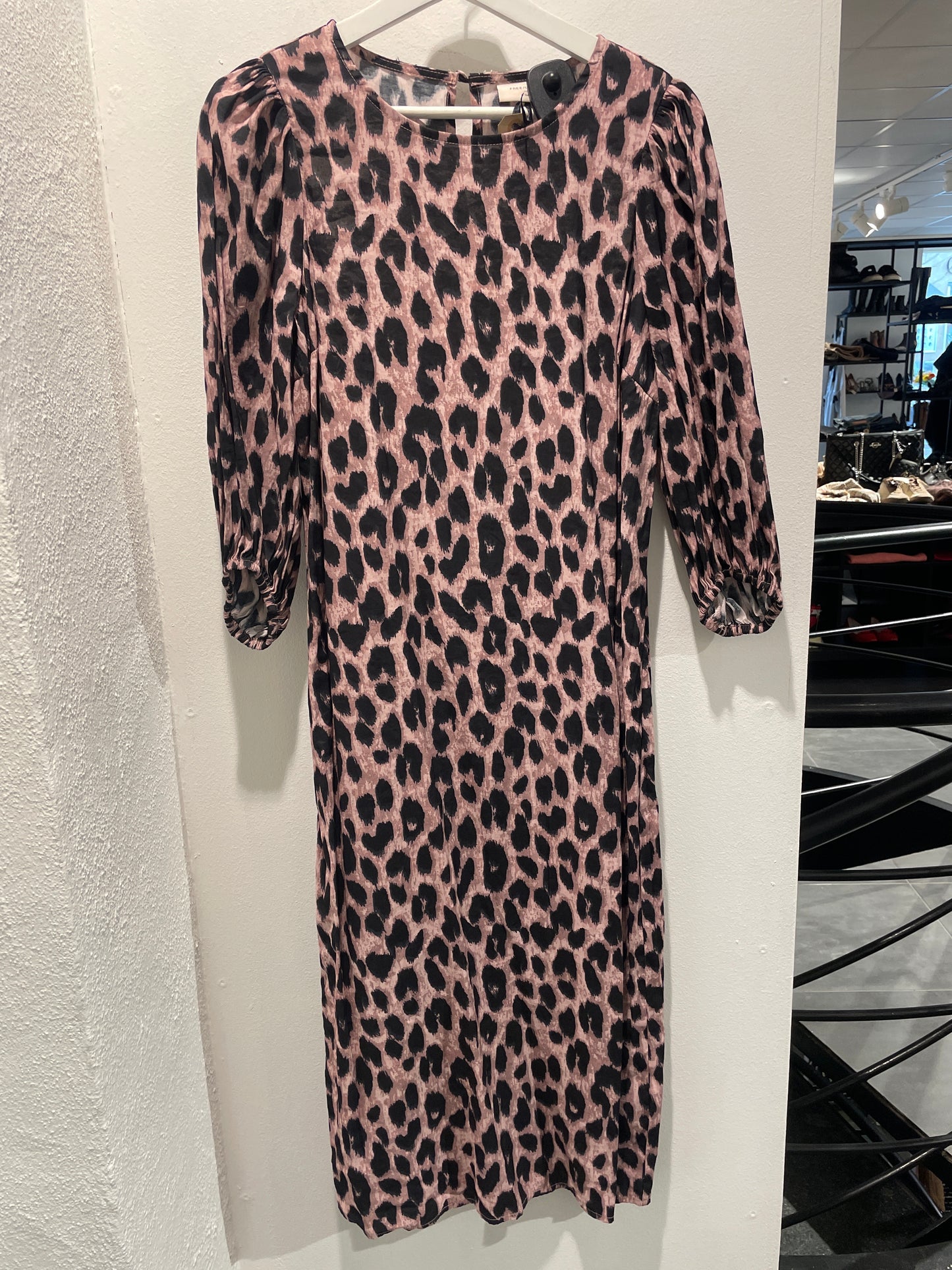 Free Quent - dress with leoprint - Size XS/S