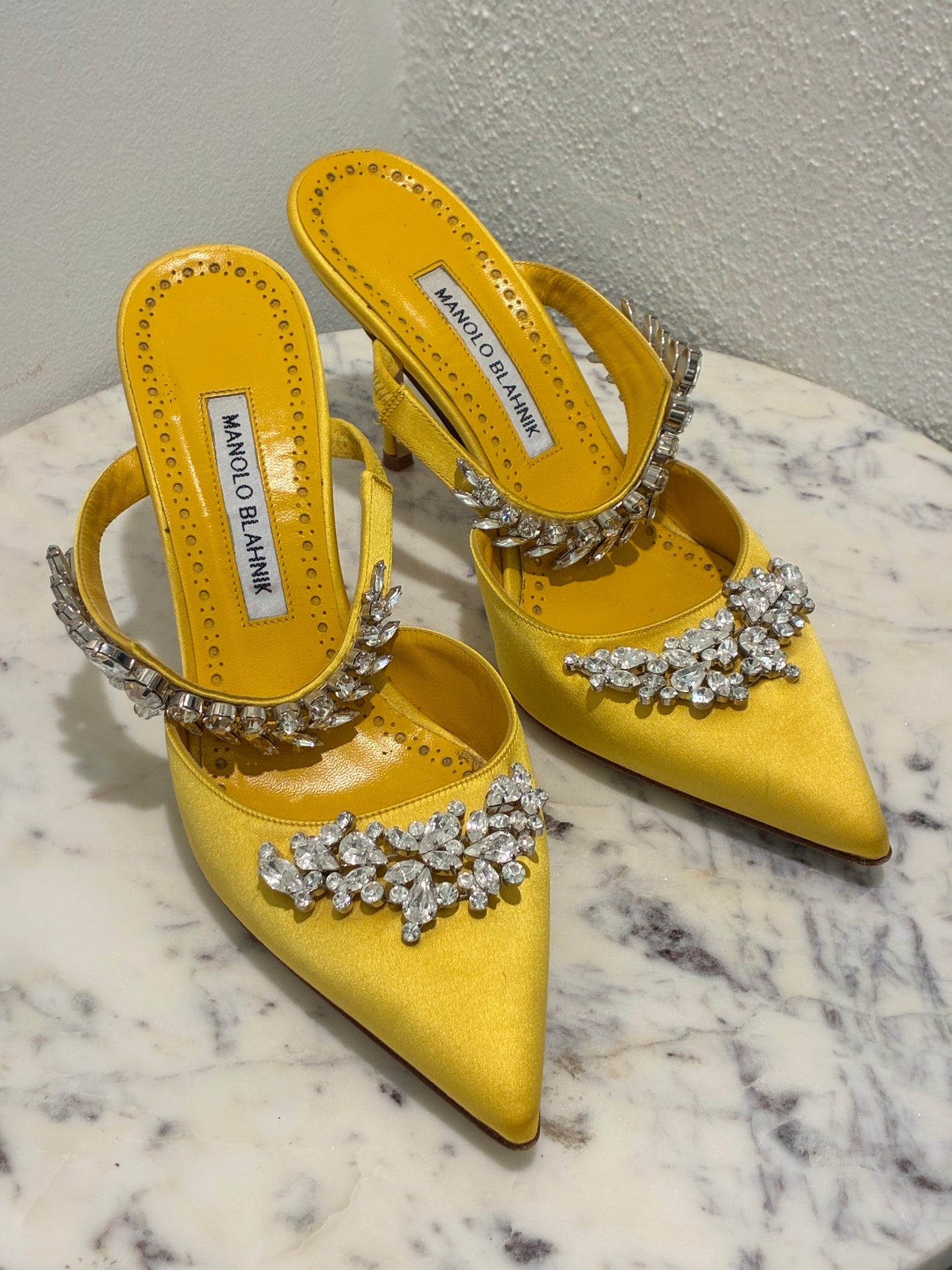 Manolo Blahnik - Heels - Yellow Satin & Crystals - Size 39.5 - Medinas Wardrobe