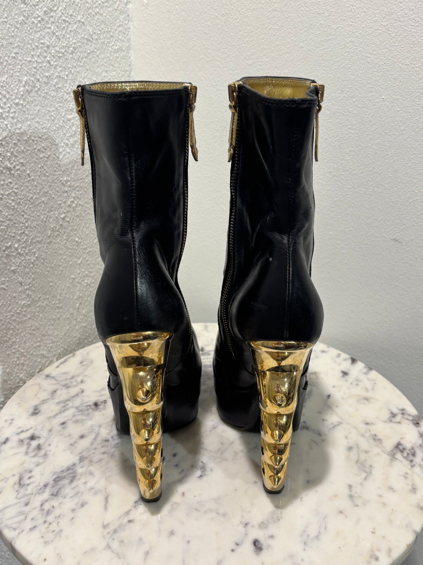 DSQUARED - Brass knuckle boots - 39 - Medinas Wardrobe