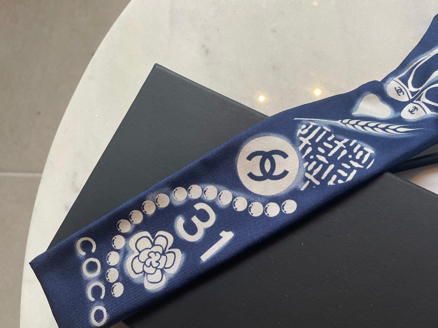 Chanel silketørklæde - Med box