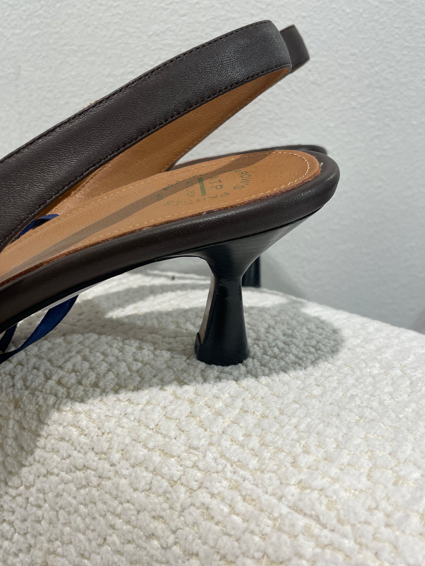 ATP - brand new kitten heels - 40