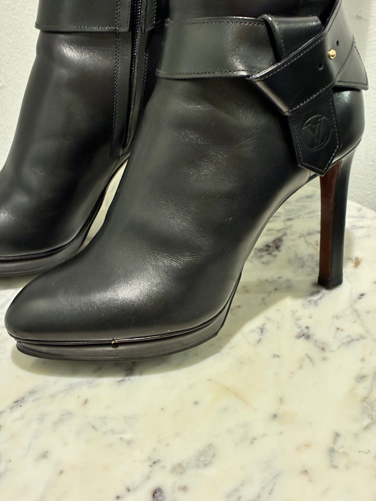 Louis Vuitton Knee-High Boots – Black Smooth Leather - EU 39
