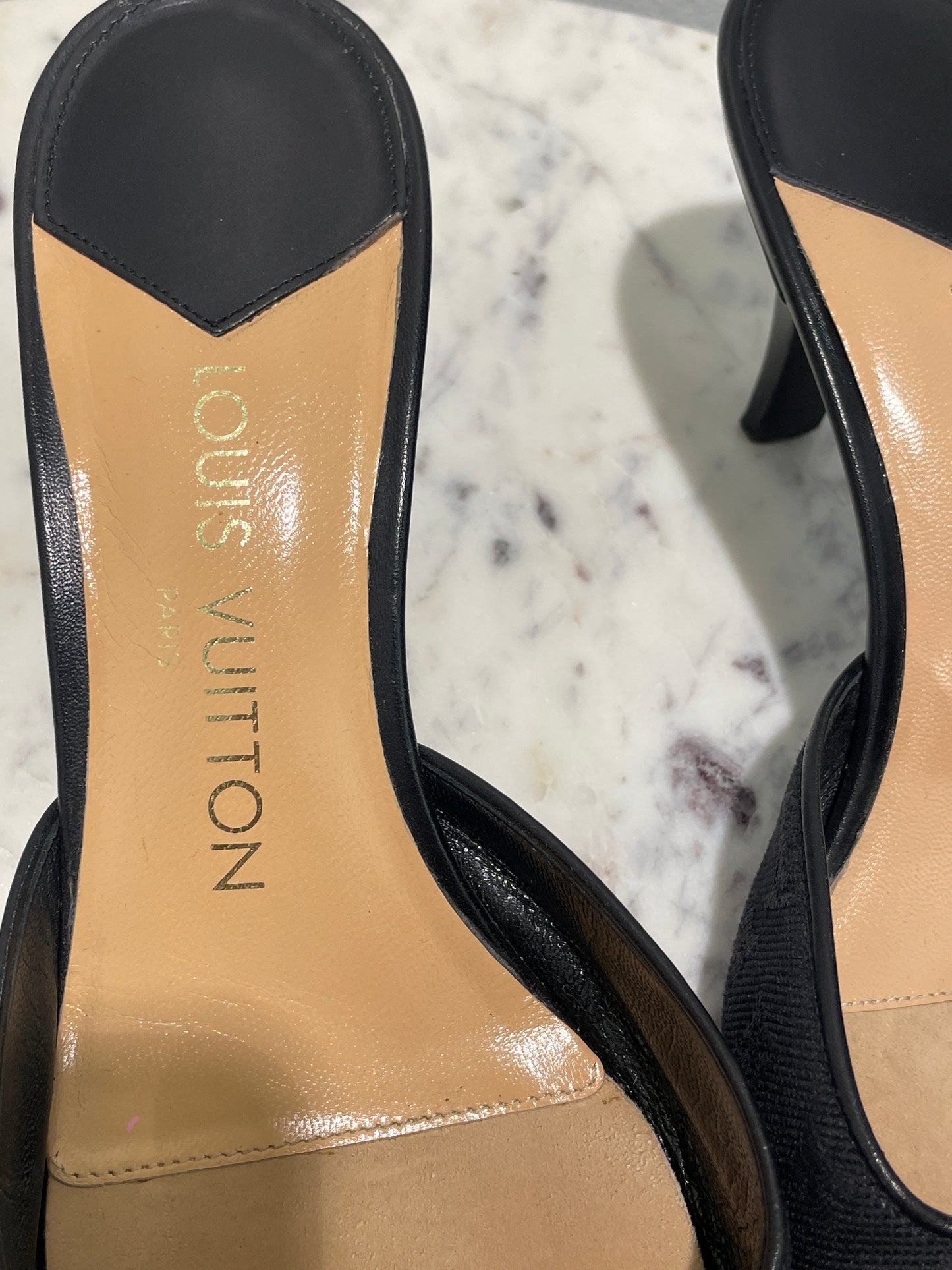 Louis Vuitton – Vintage Monogram Canvas Kitten Heel Mules with Leather Strap & Gold Buckle - 37,5