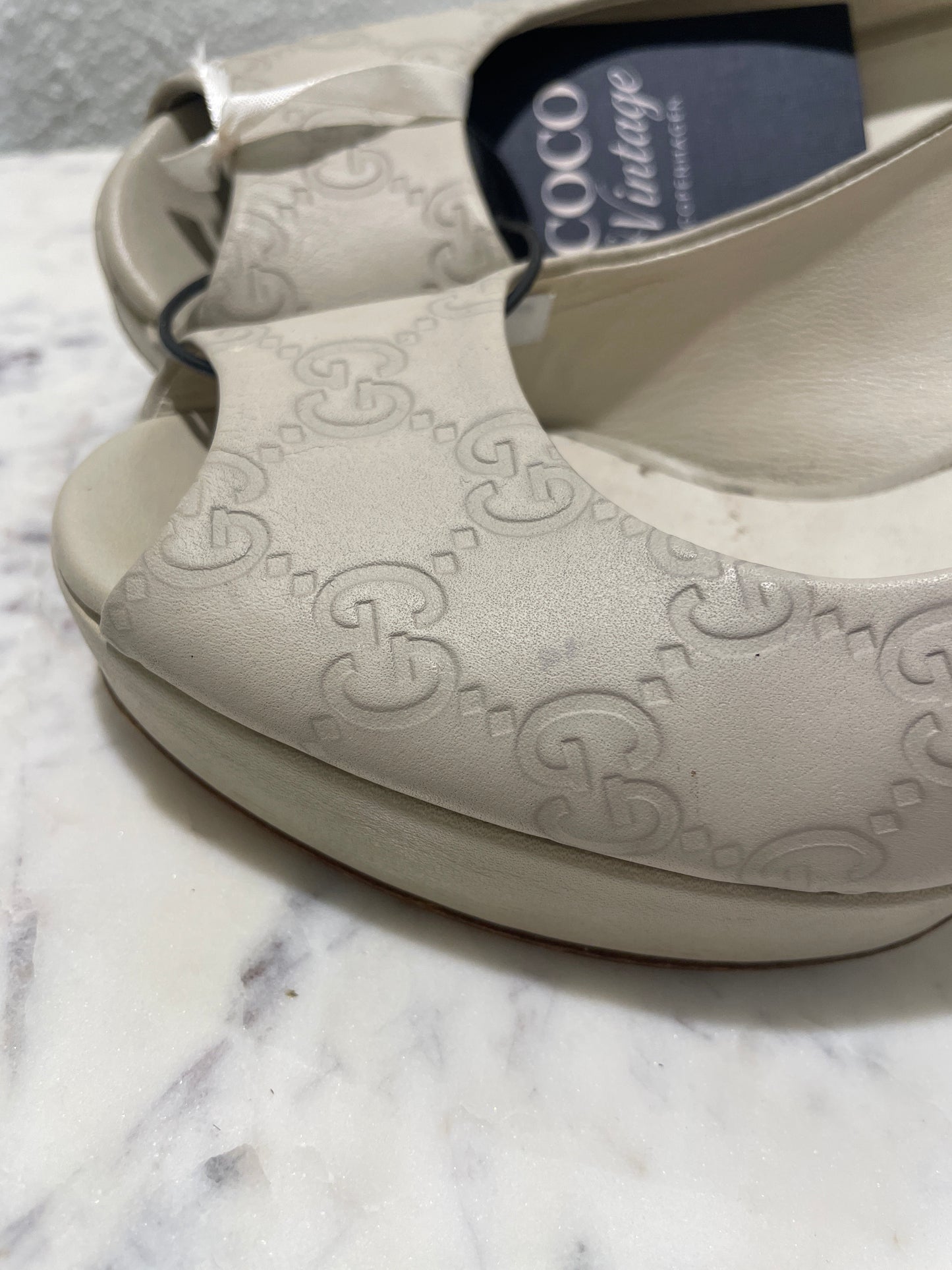 Gucci Guccissima Off-White Embossed Leather Peep-Toe Platform Pumps - 38