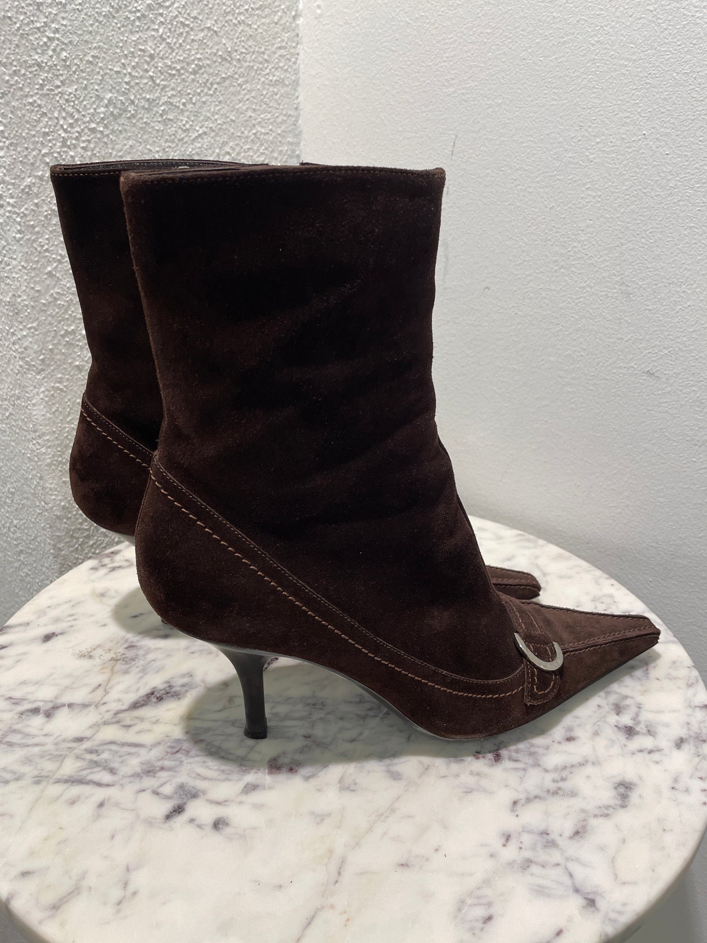 Unworn Vintage Sergio Rossi Brown Suede Pointed-Toe Boots with Box - 39