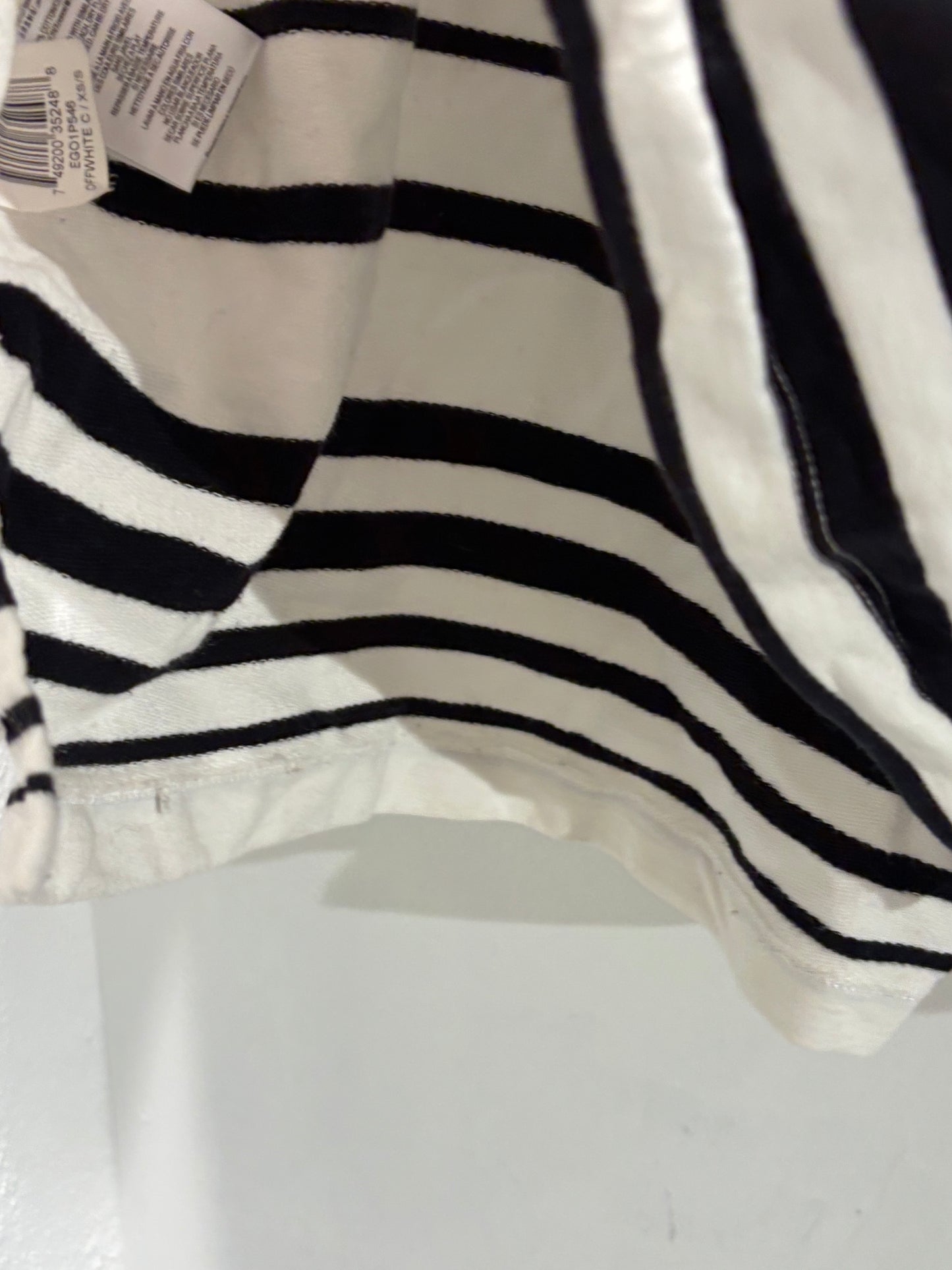 BCBGMAXAZRIA - top - ecru w. blue stripes - XS/S - Medinas Wardrobe