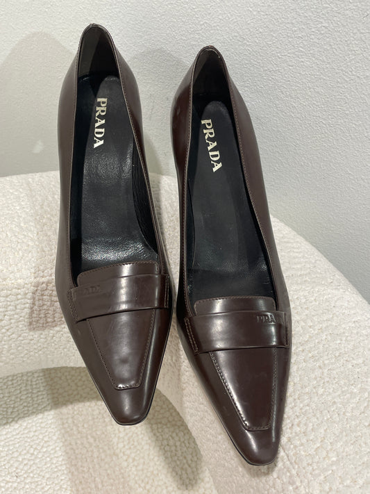 Prada Heels – Brown Patent leather - w. logo - 37,5